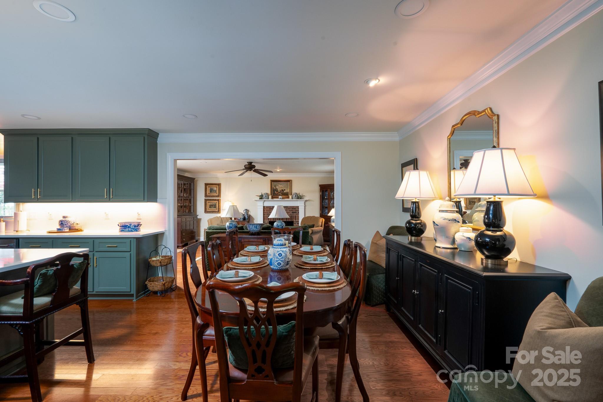 6307 Roanoke Drive Unit: 17