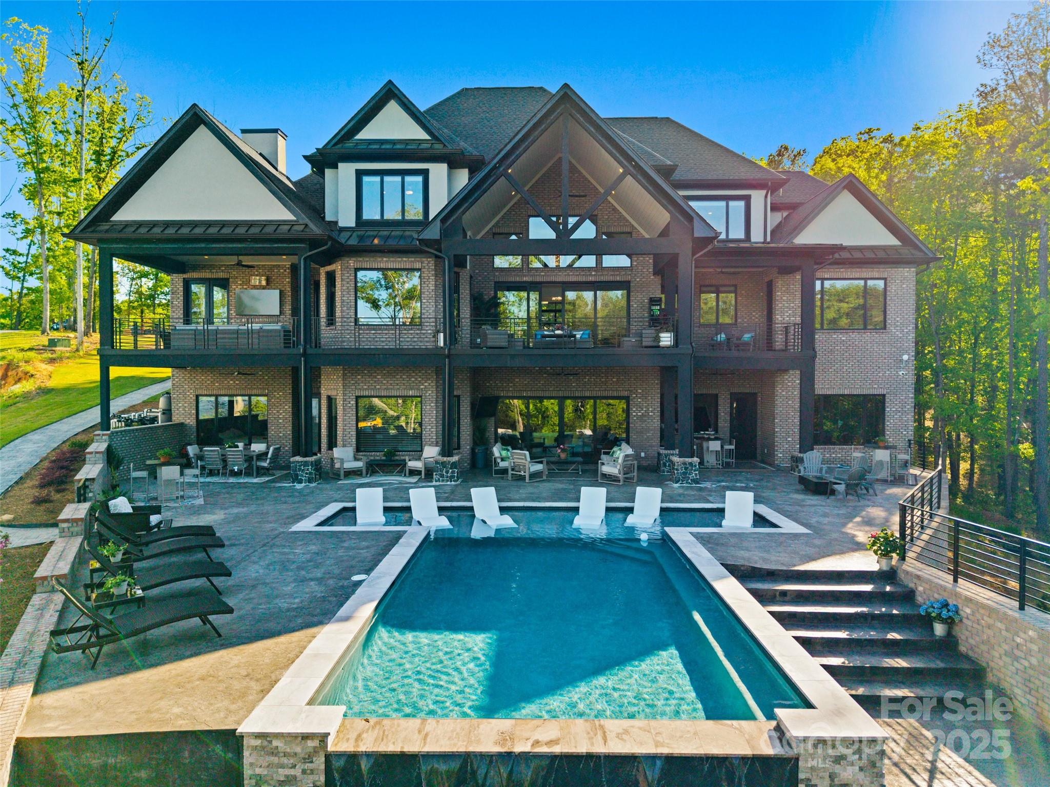 385 Squirrel Lane