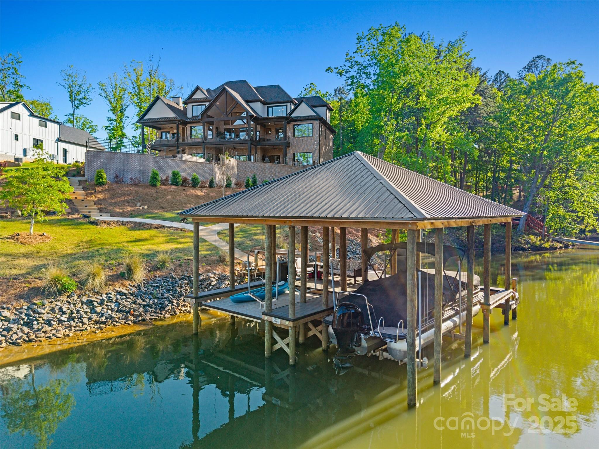 385 Squirrel Lane