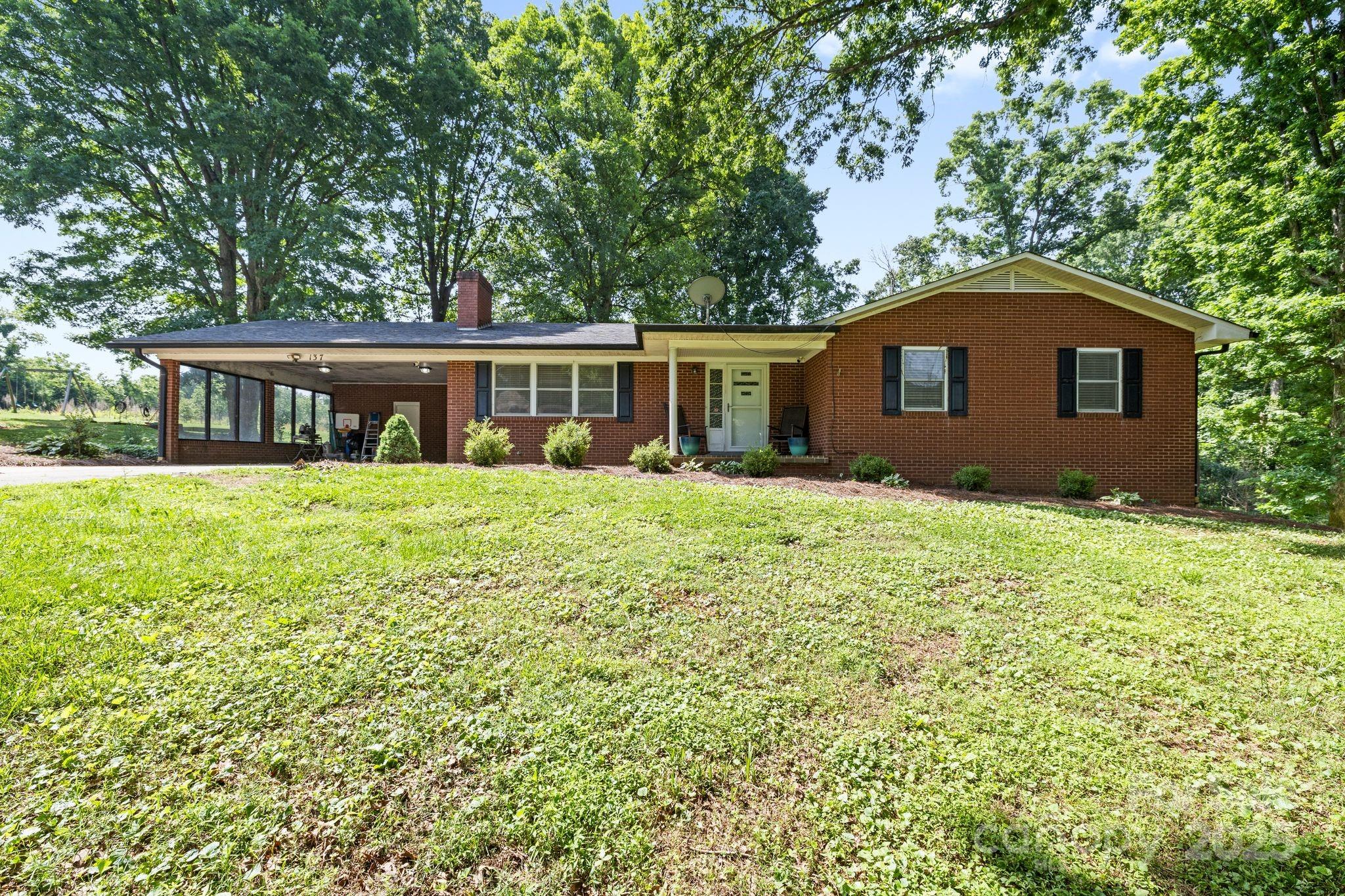 137 Deal Lane