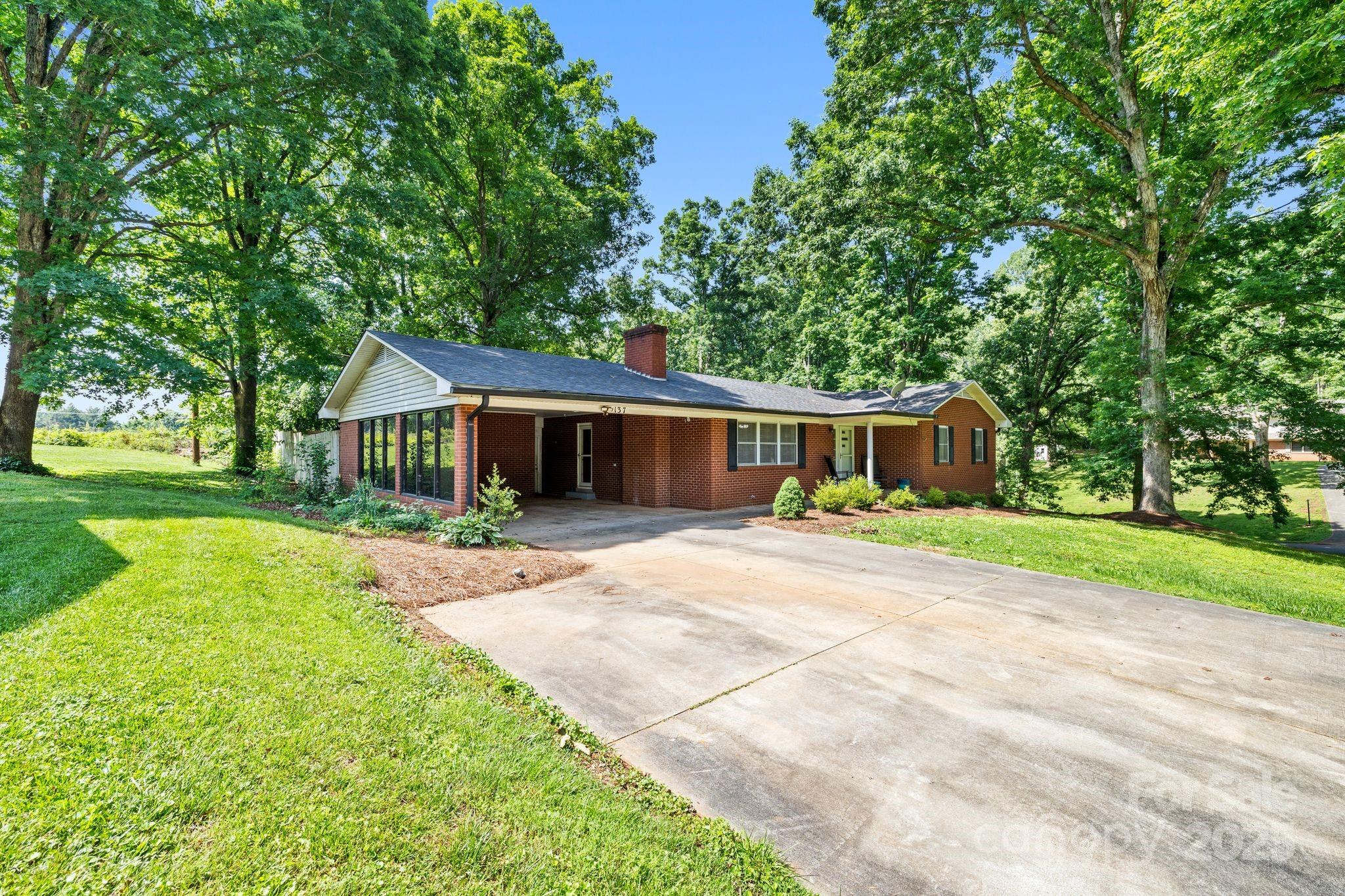 137 Deal Lane
