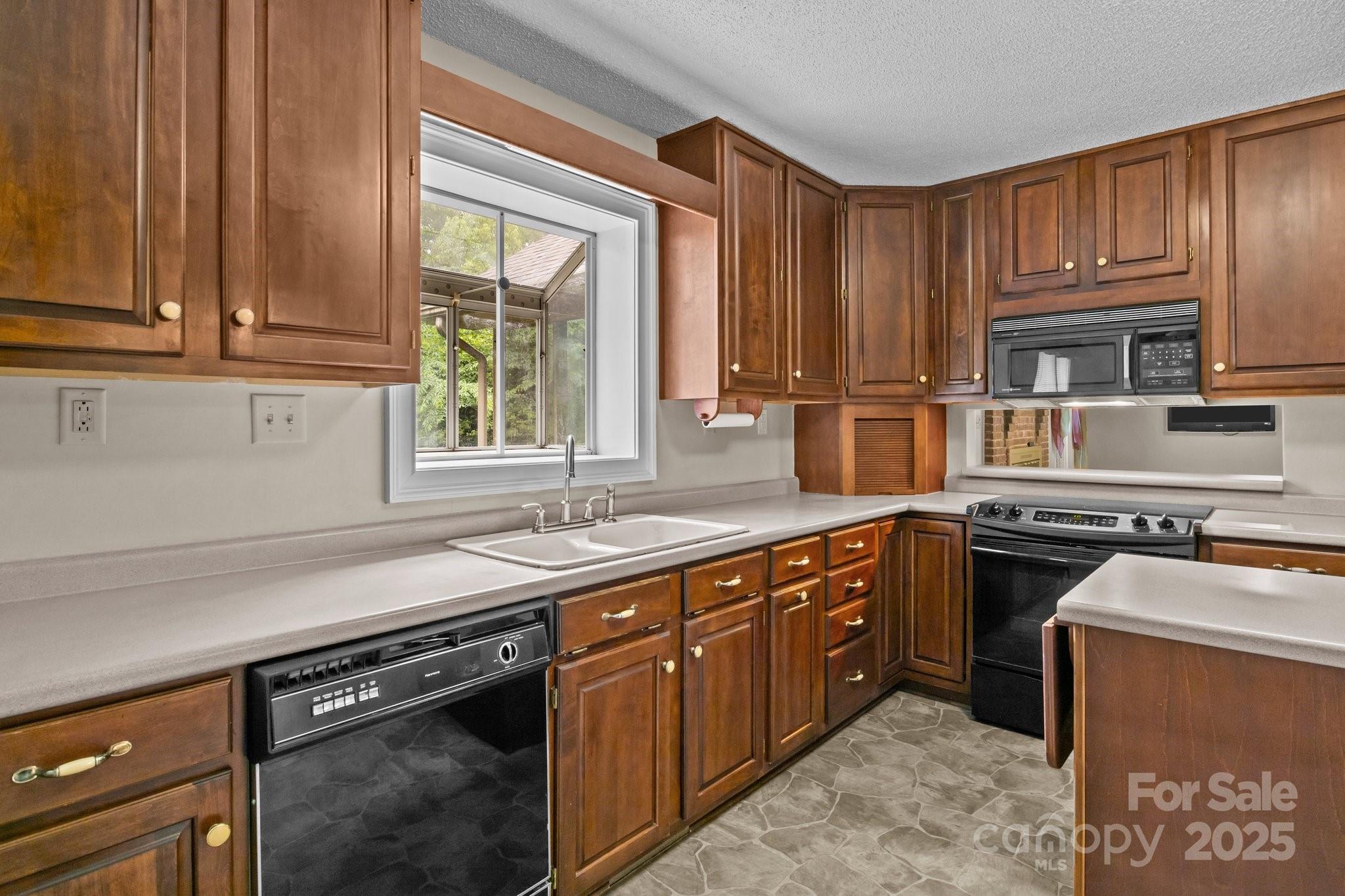 8368 Fairfield Forest Road