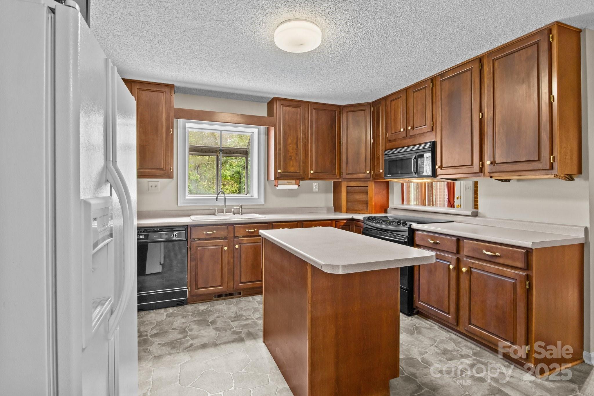 8368 Fairfield Forest Road