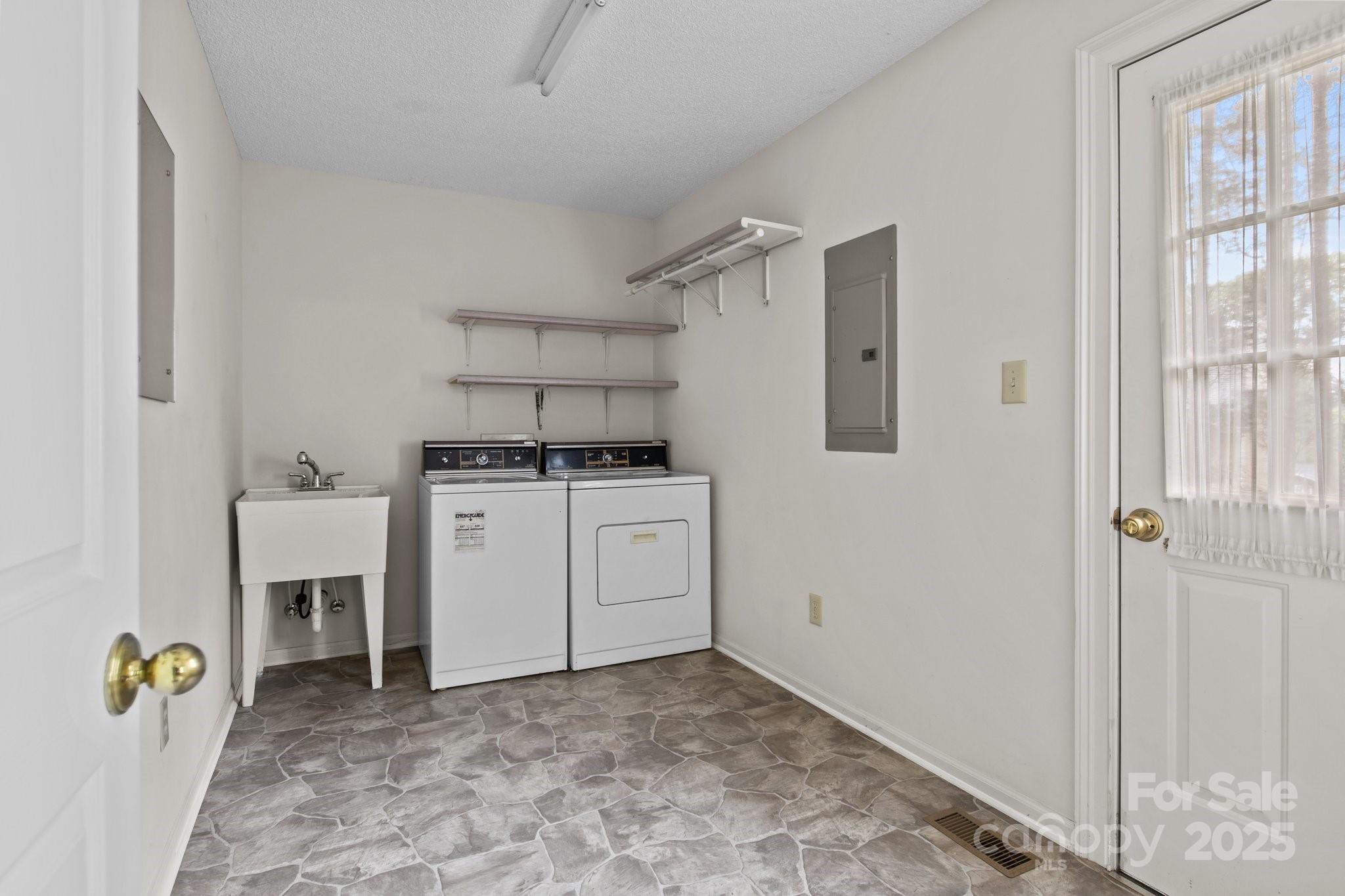 8368 Fairfield Forest Road