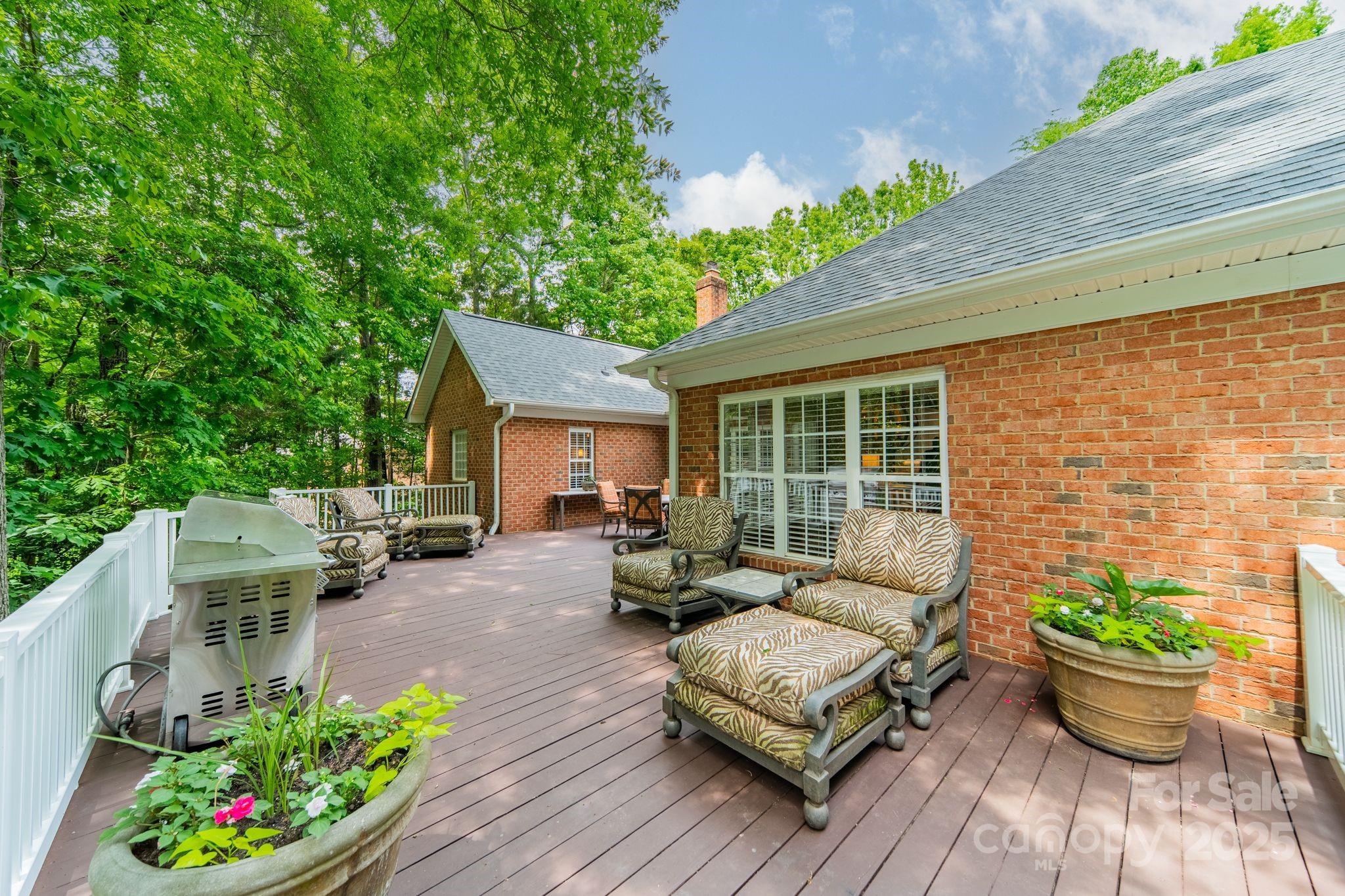 4033 Weddington Manor Court