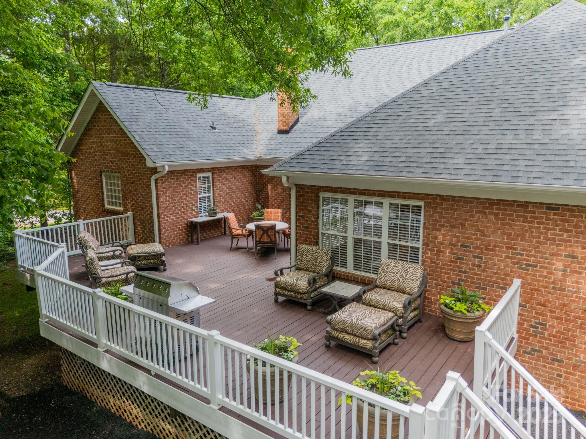 4033 Weddington Manor Court