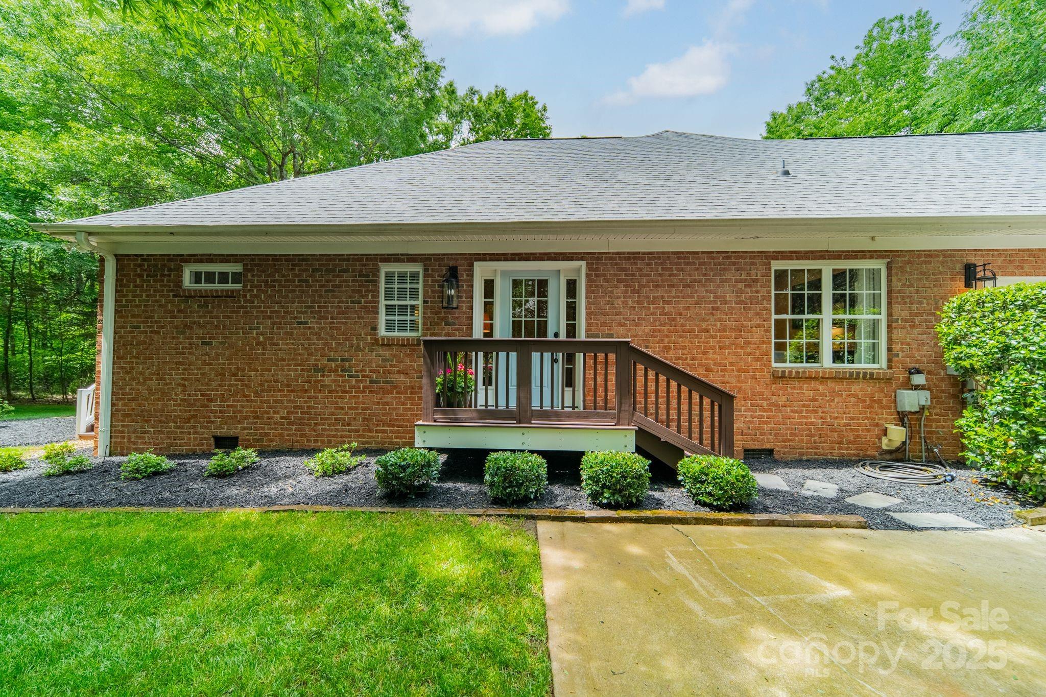 4033 Weddington Manor Court