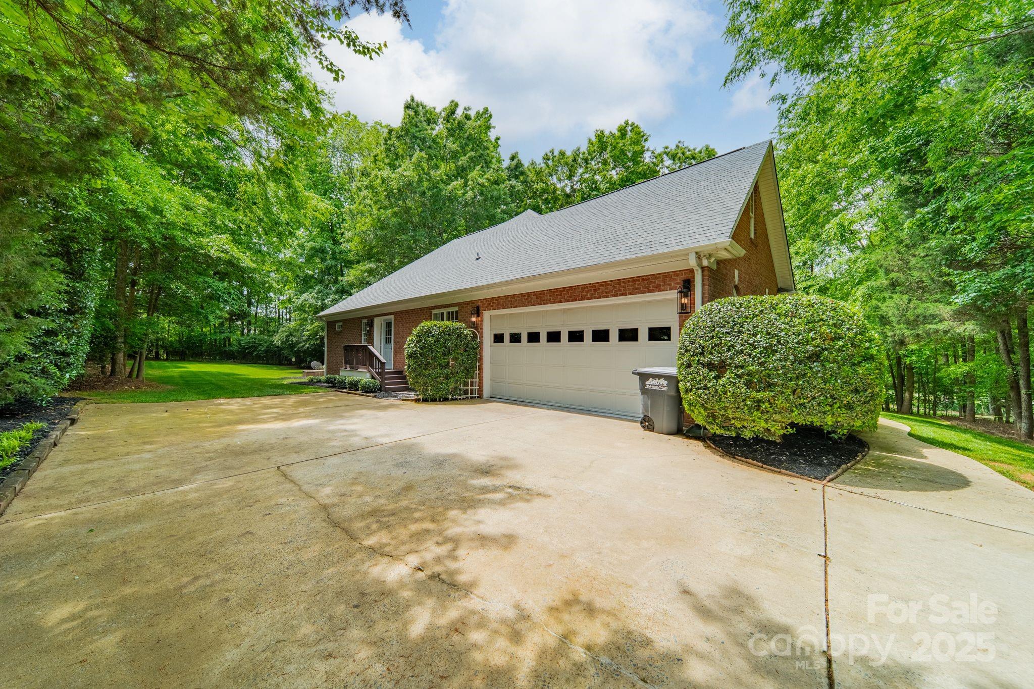 4033 Weddington Manor Court