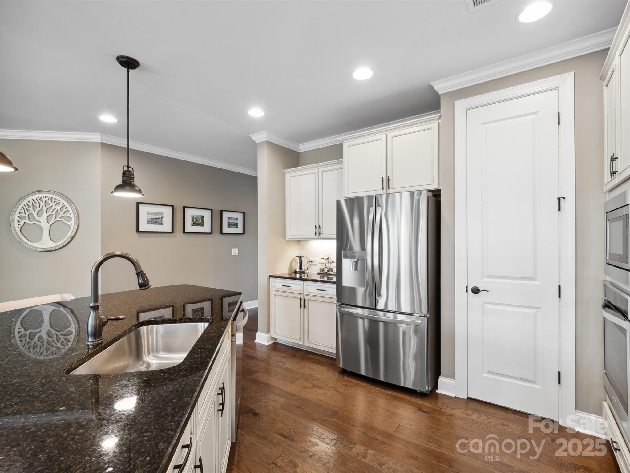 741 Garrett Green Way Unit: 64