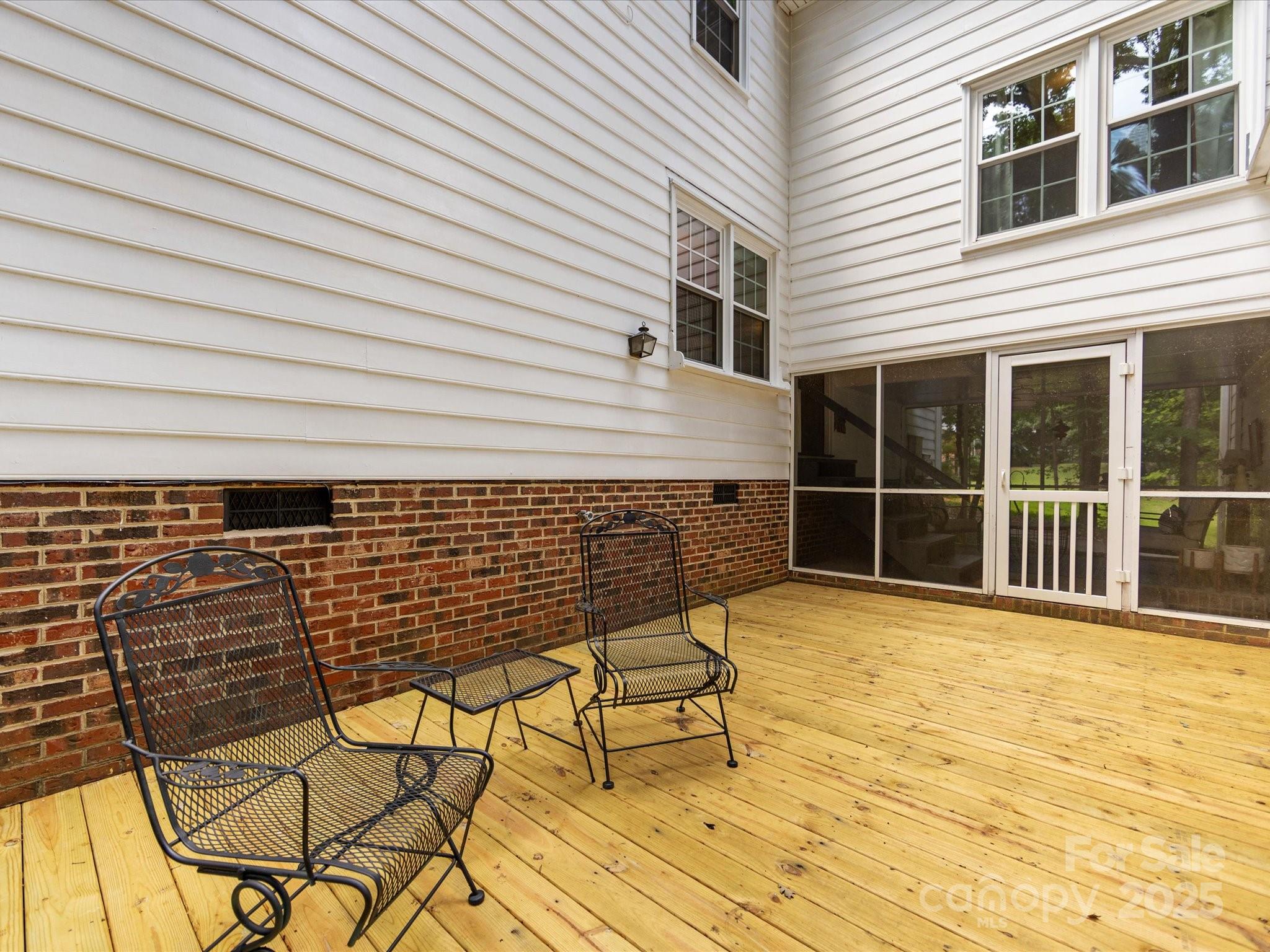 1119 Holleybank Drive