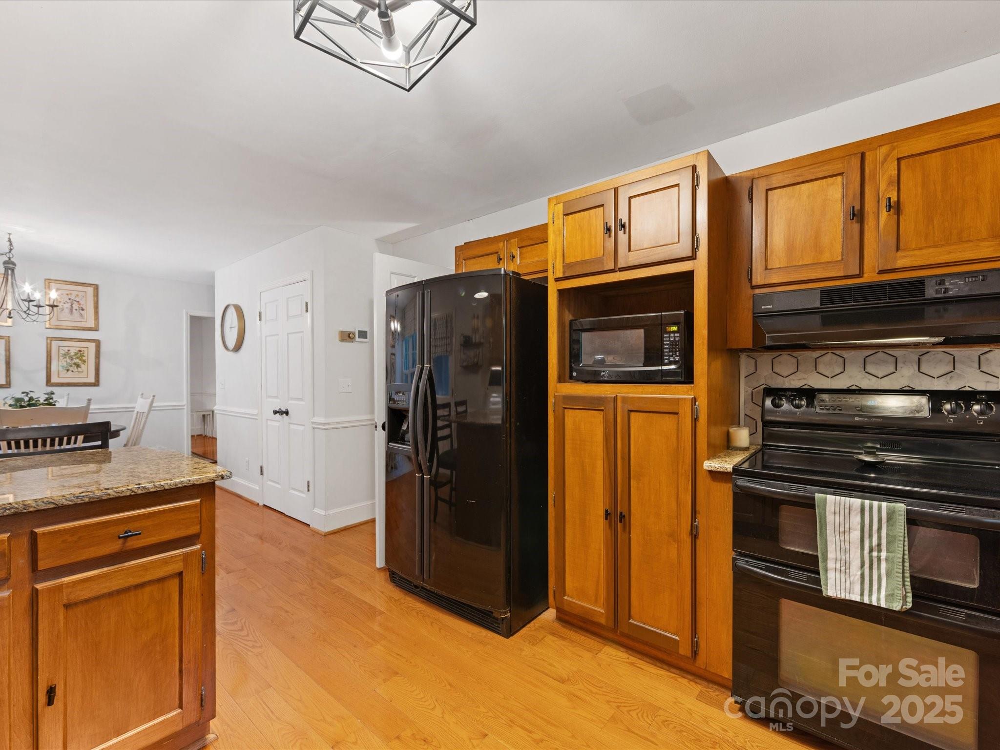1119 Holleybank Drive