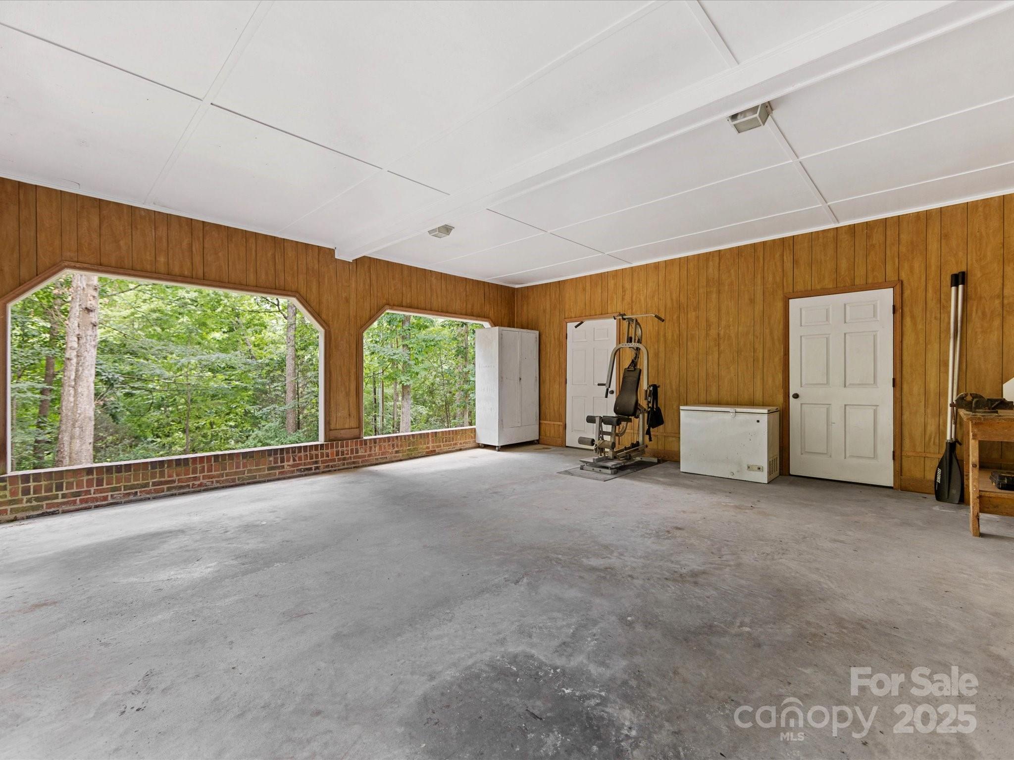 1119 Holleybank Drive