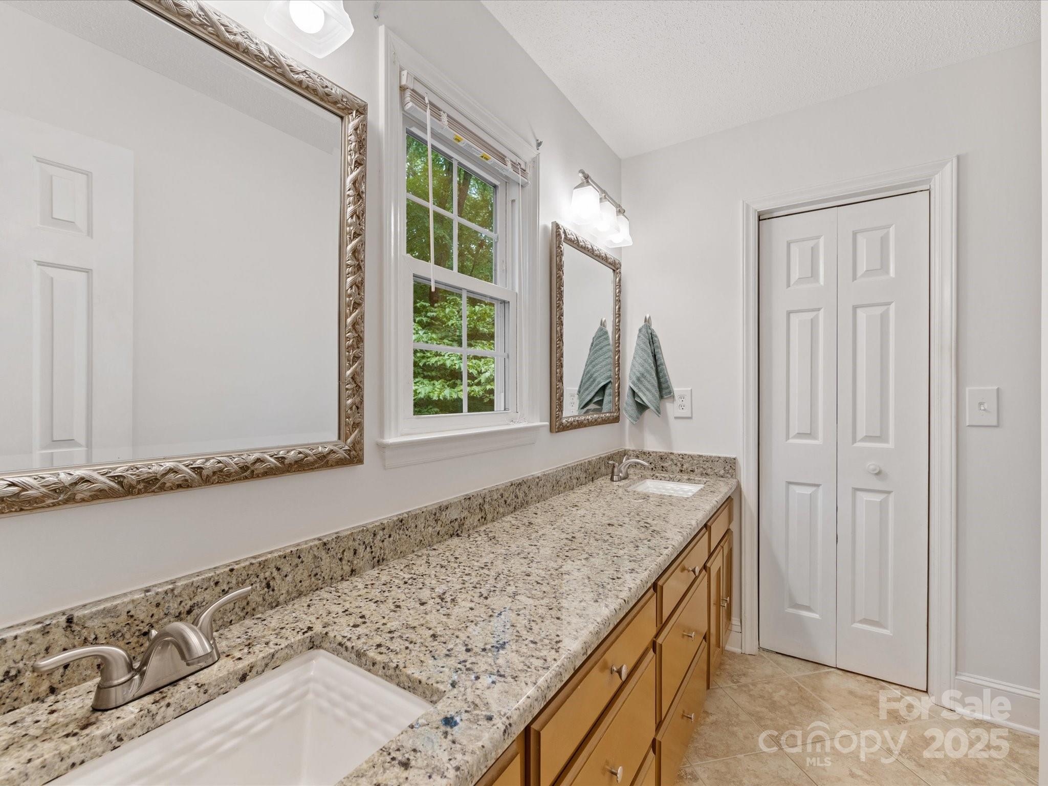 1119 Holleybank Drive