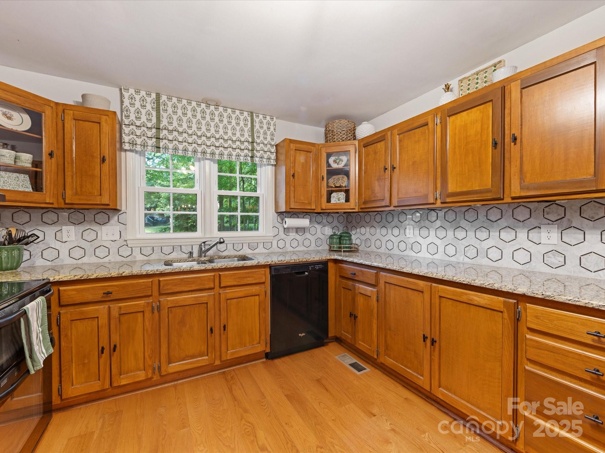 1119 Holleybank Drive