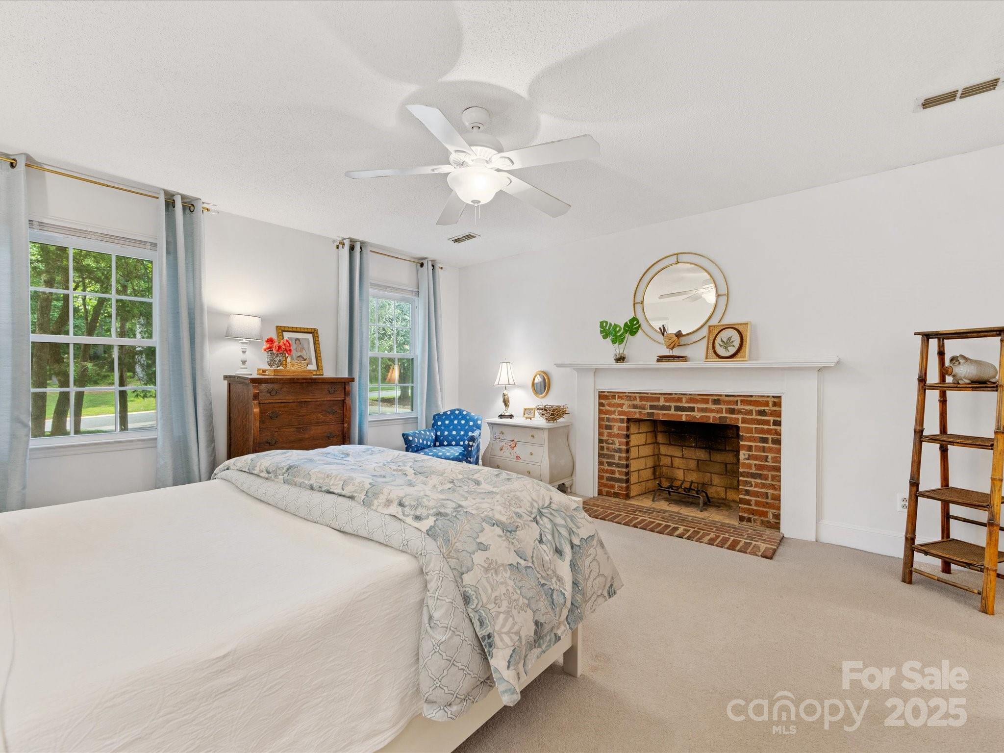 1119 Holleybank Drive