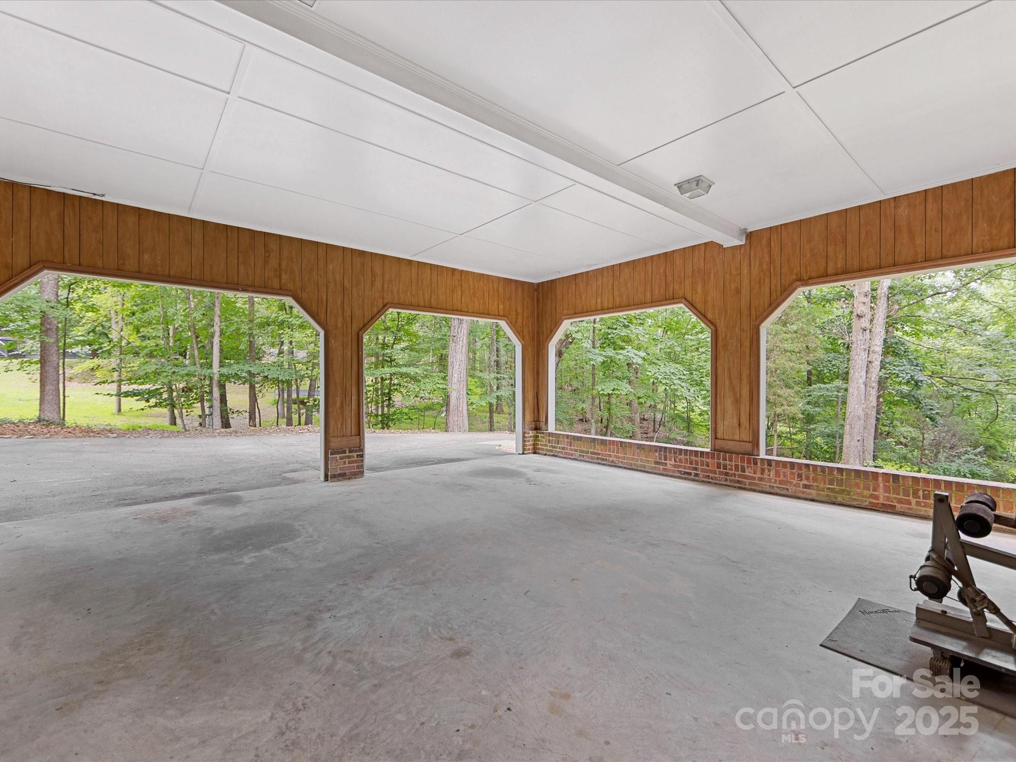1119 Holleybank Drive