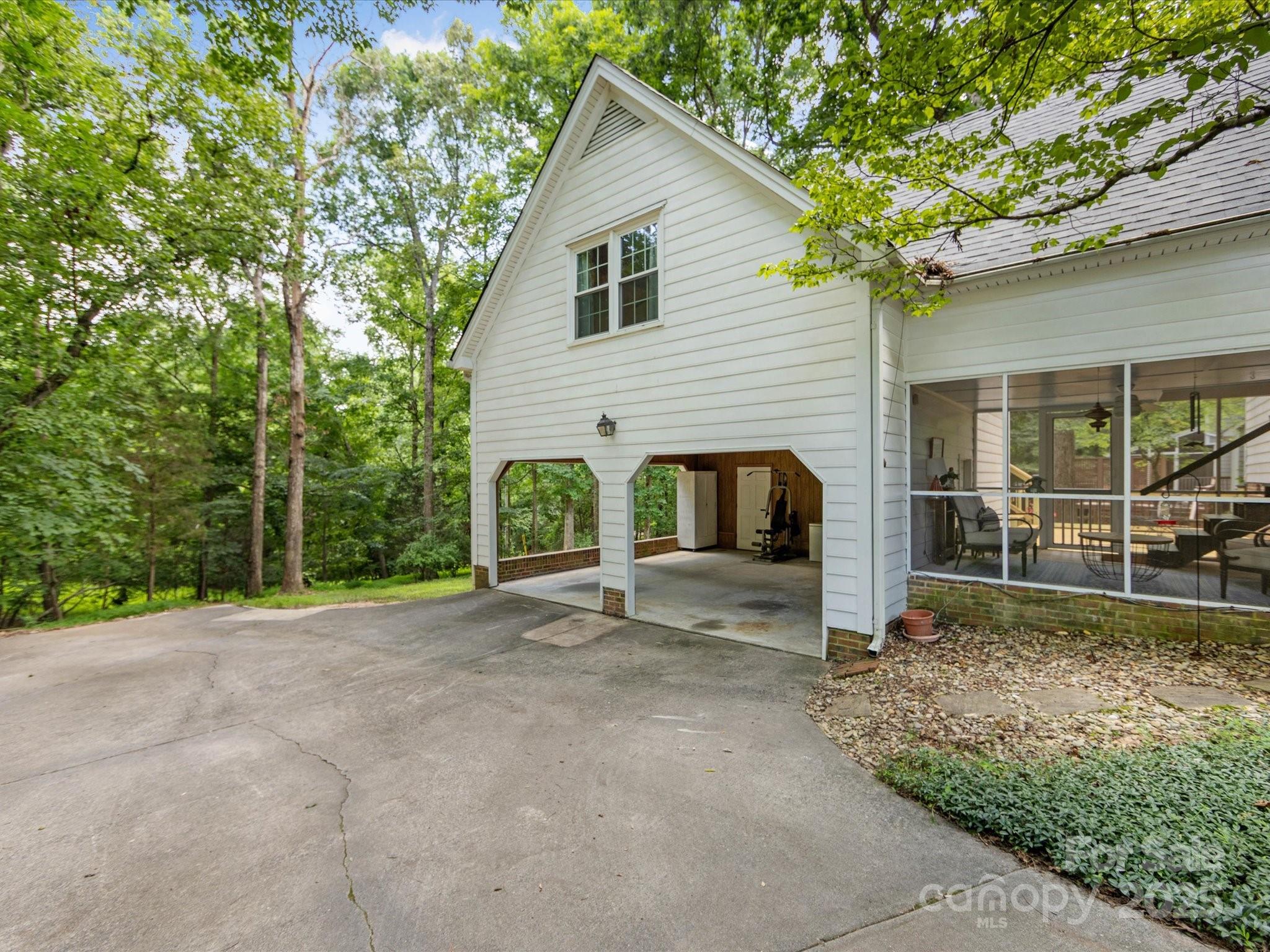 1119 Holleybank Drive