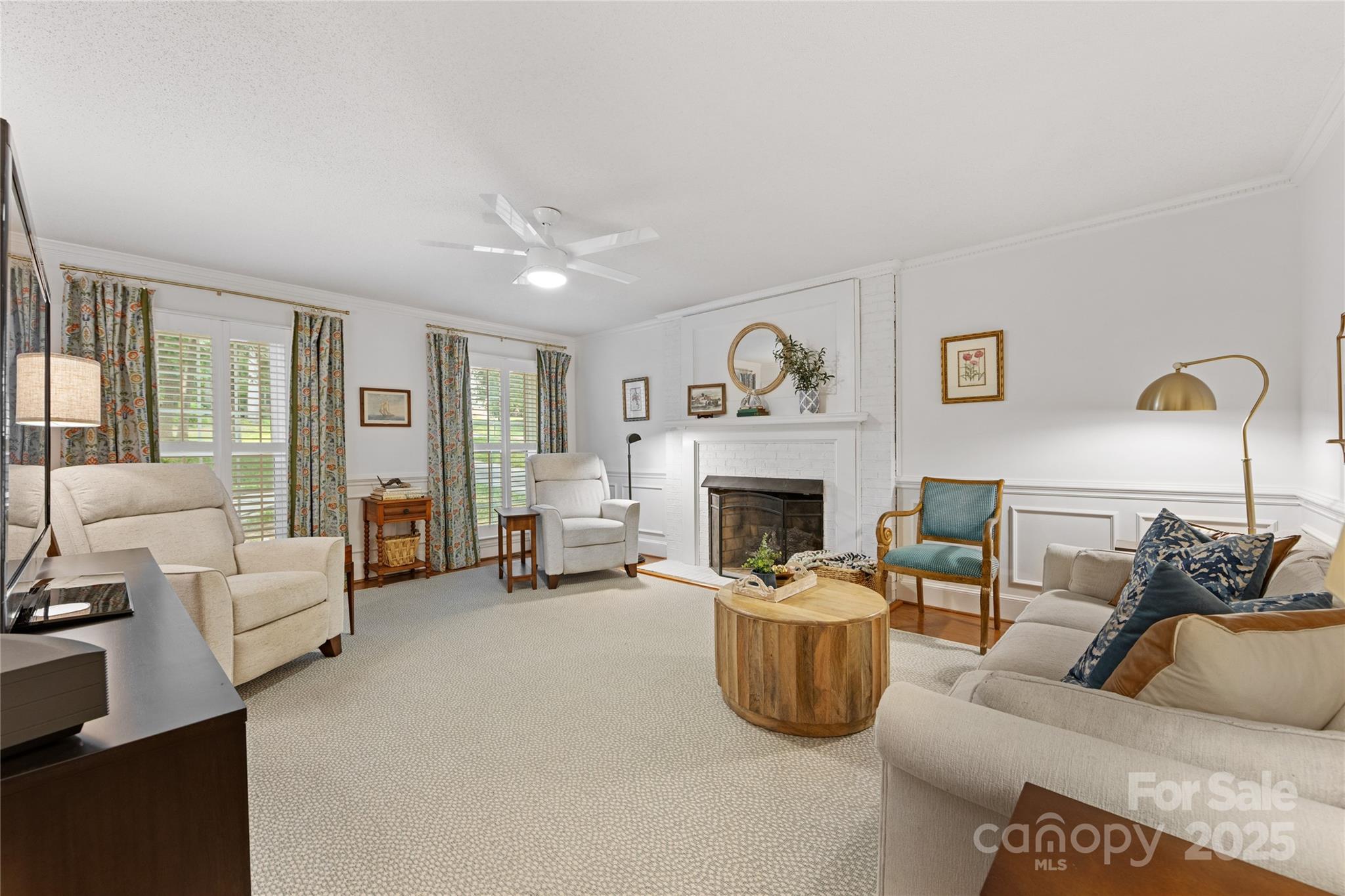 1119 Holleybank Drive