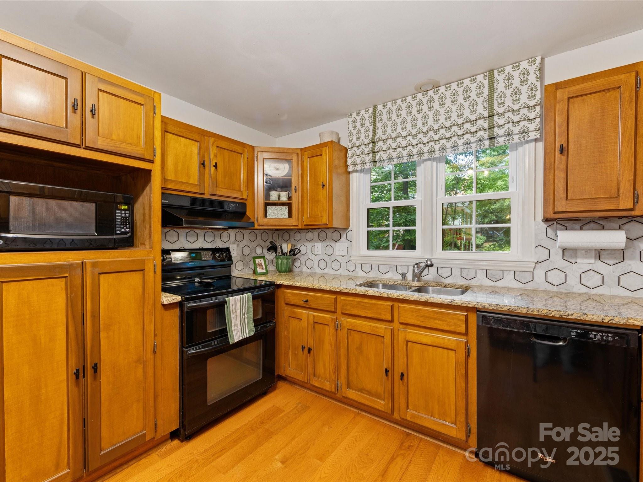 1119 Holleybank Drive