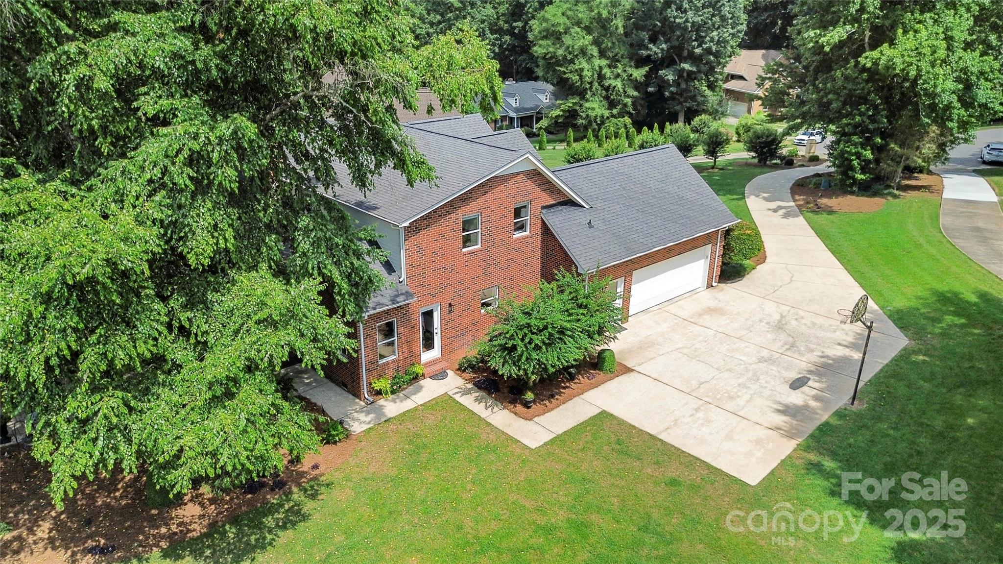 8173 Shannon Woods Lane