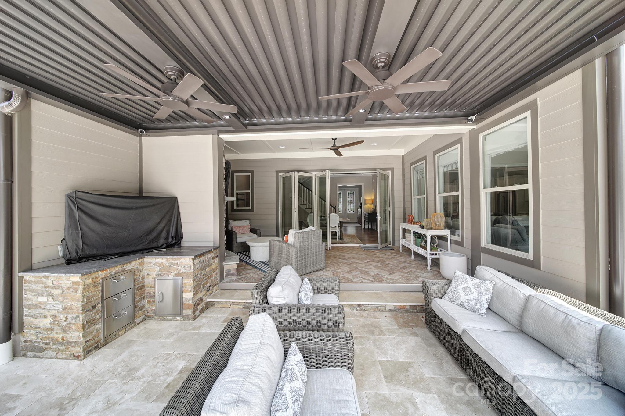 325 Newington Court