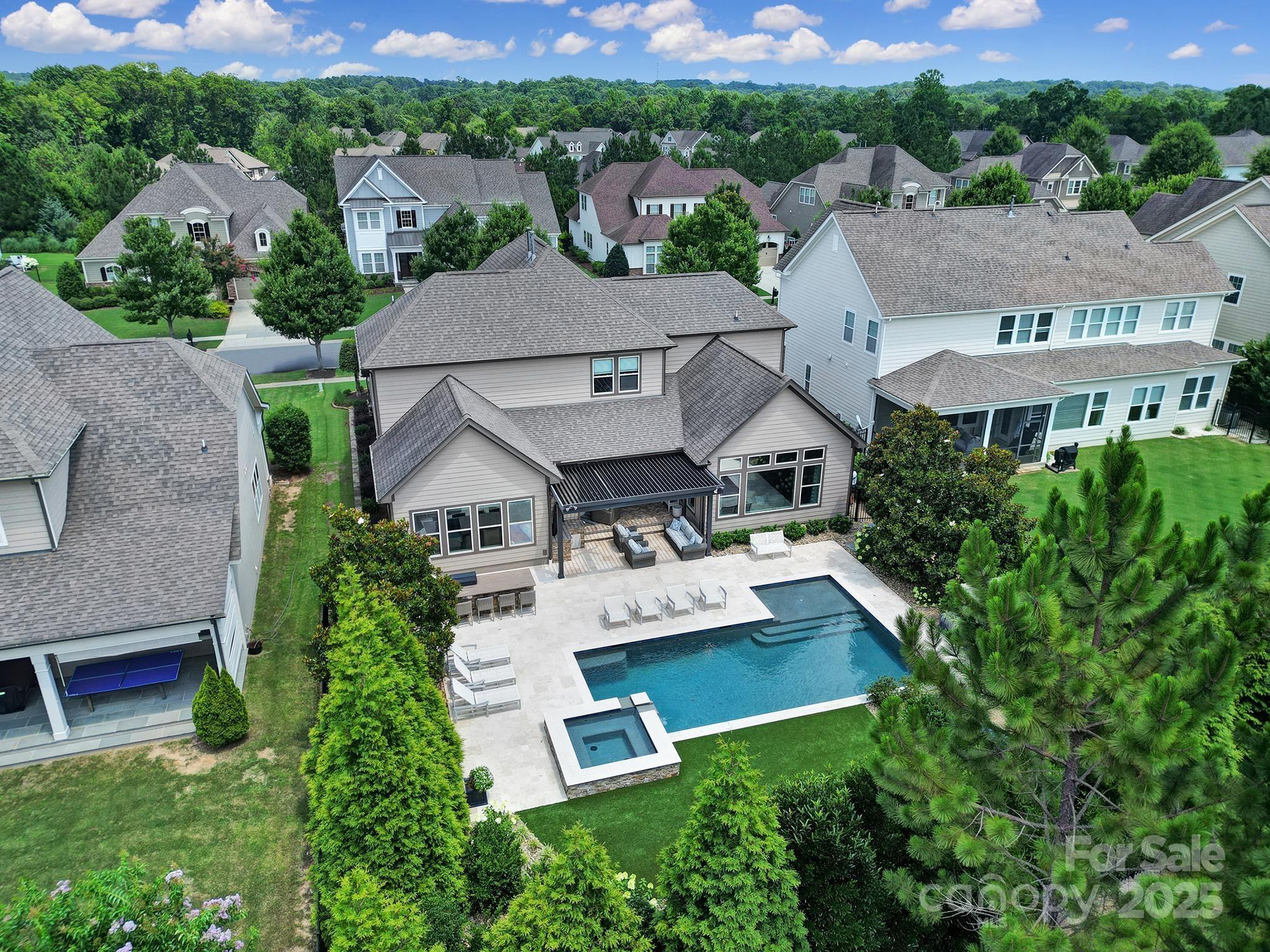 325 Newington Court