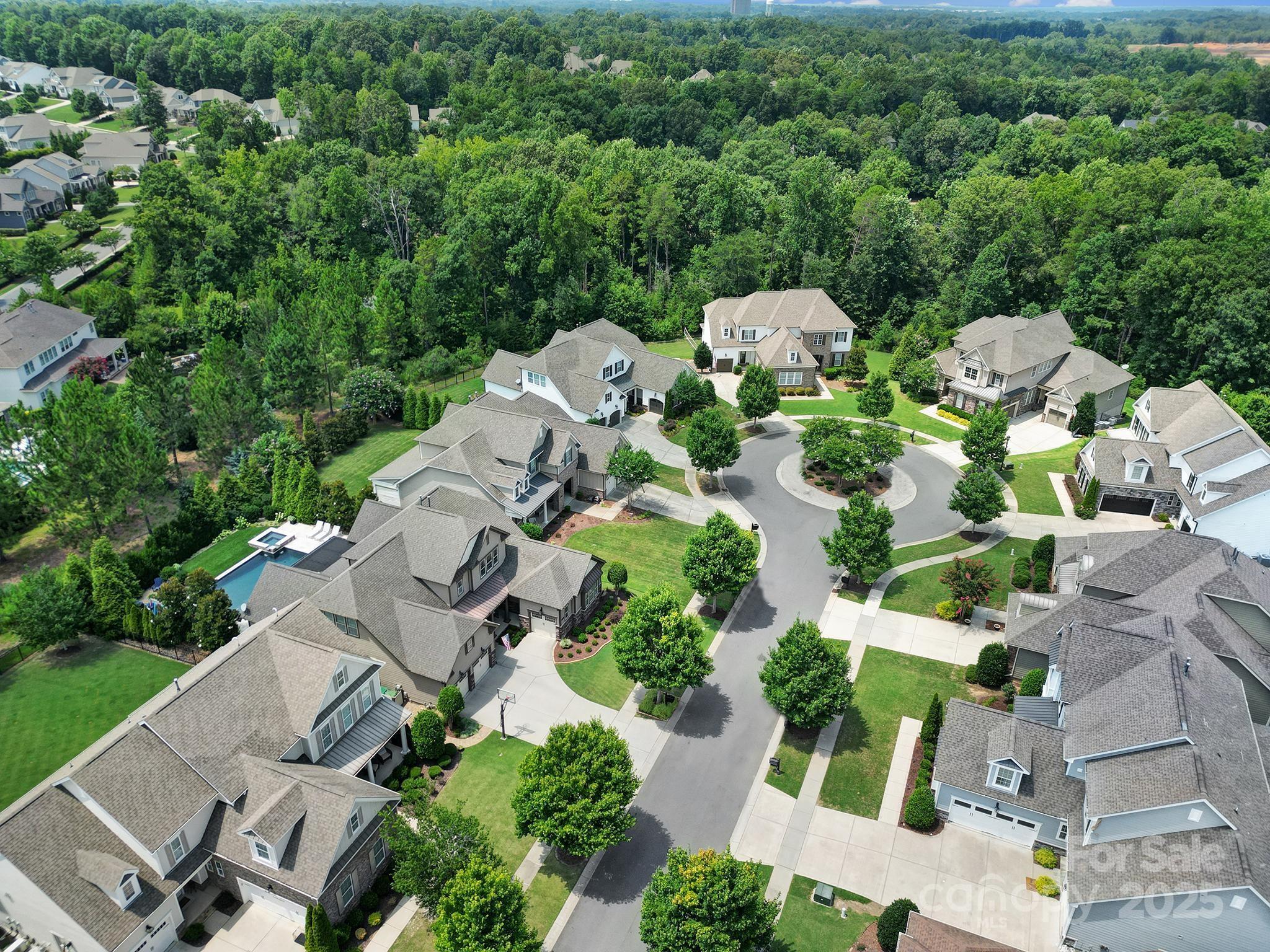 325 Newington Court