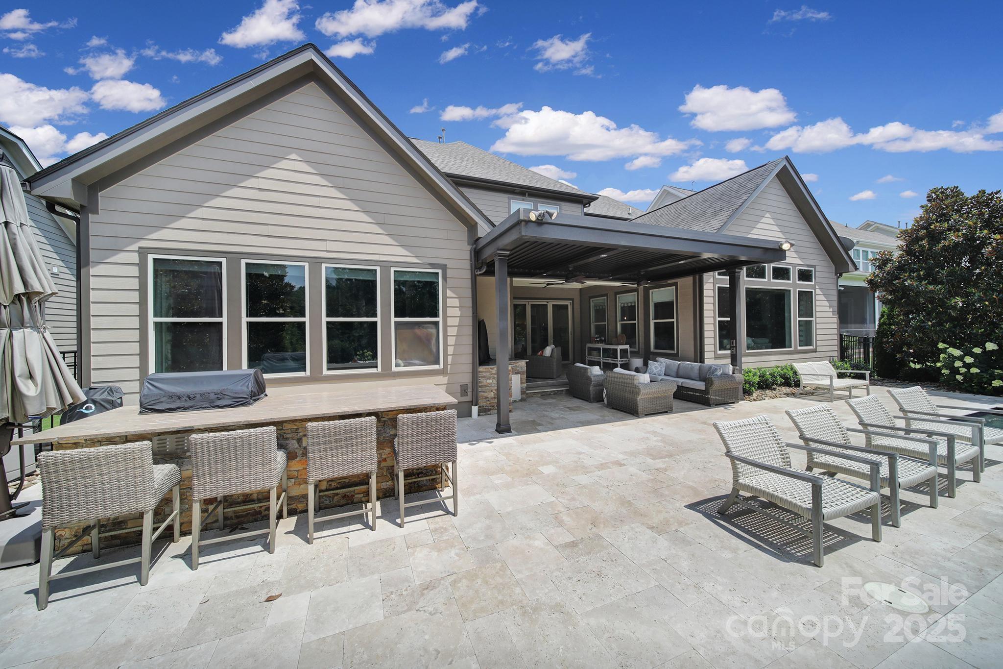 325 Newington Court