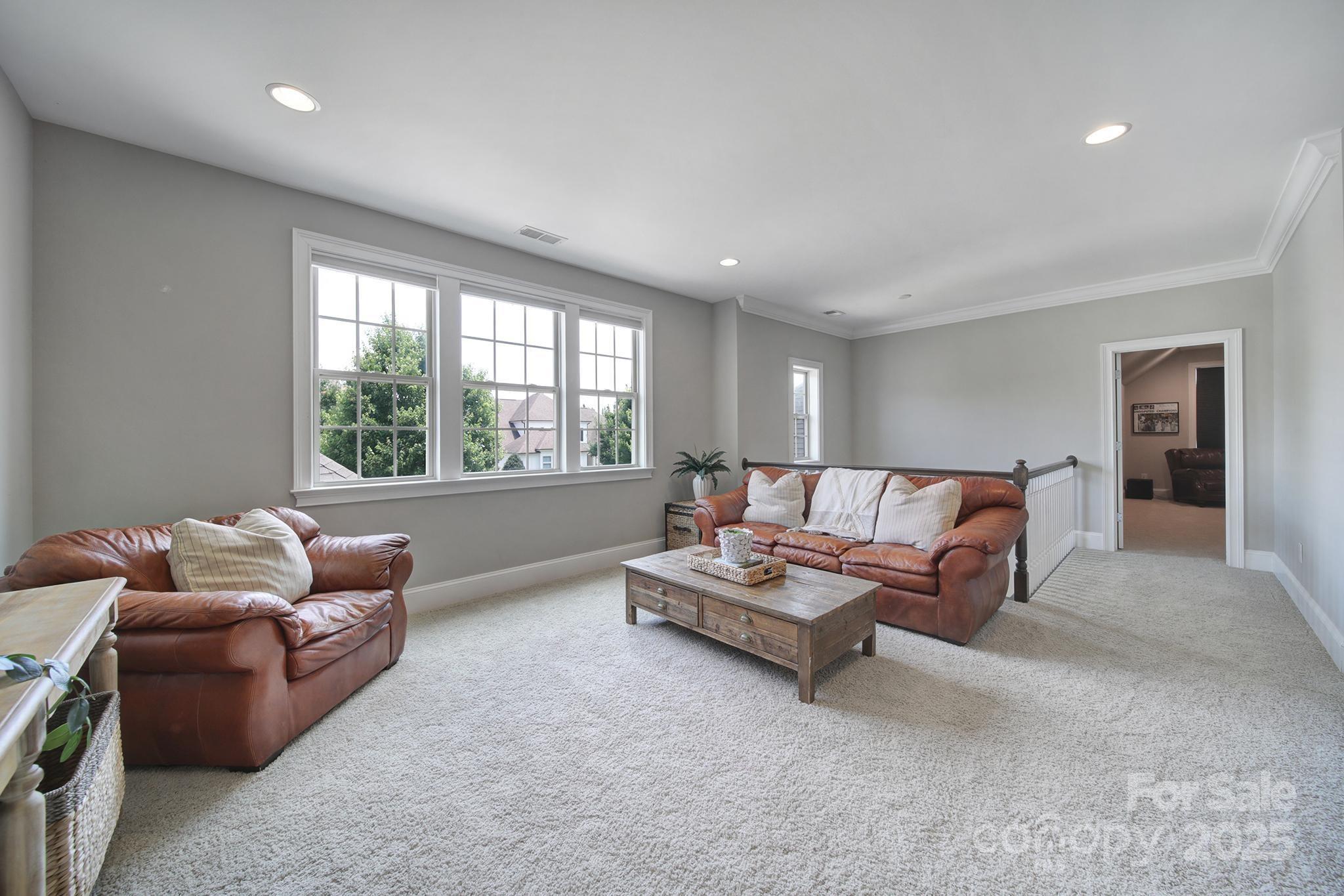 325 Newington Court