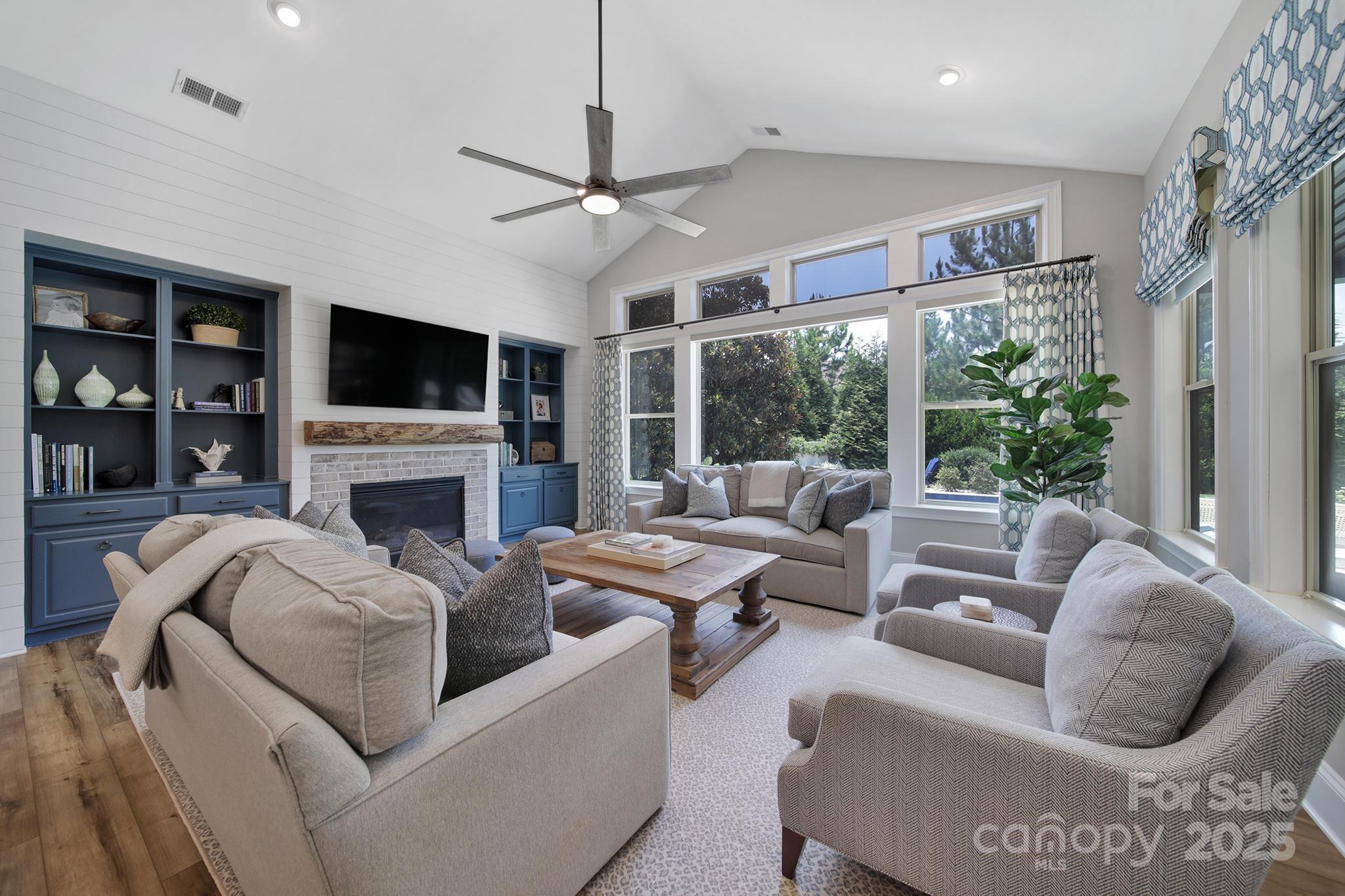 325 Newington Court