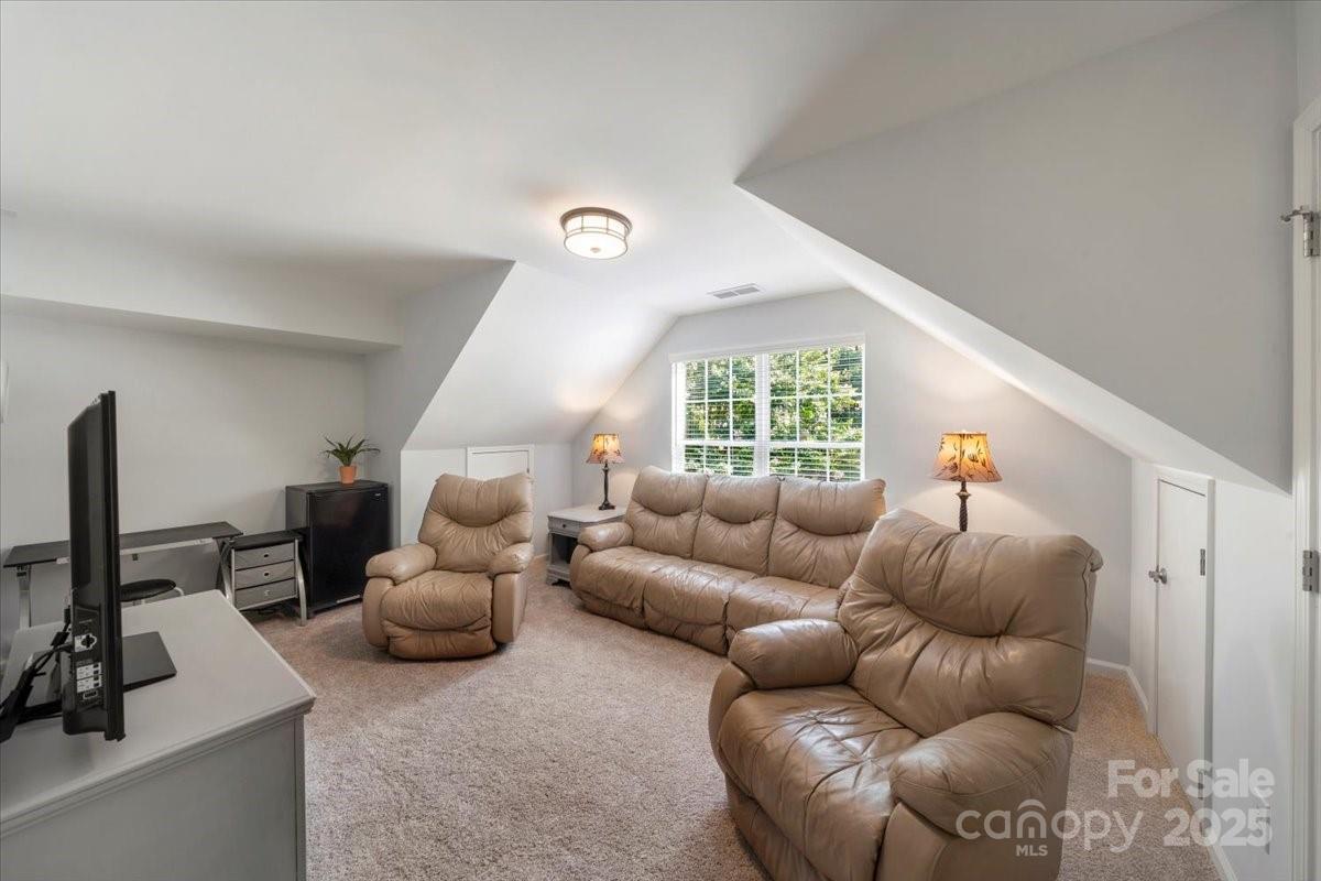 16101 Hollingbourne Road