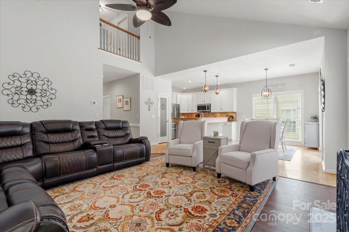 16101 Hollingbourne Road