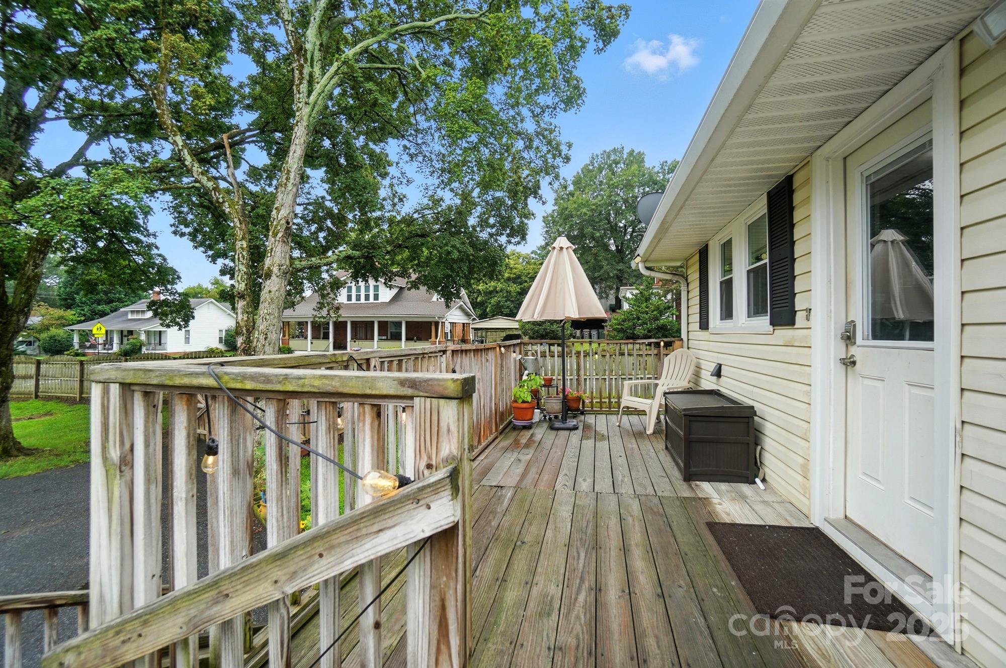 100 N Ridge Avenue N Unit: 100