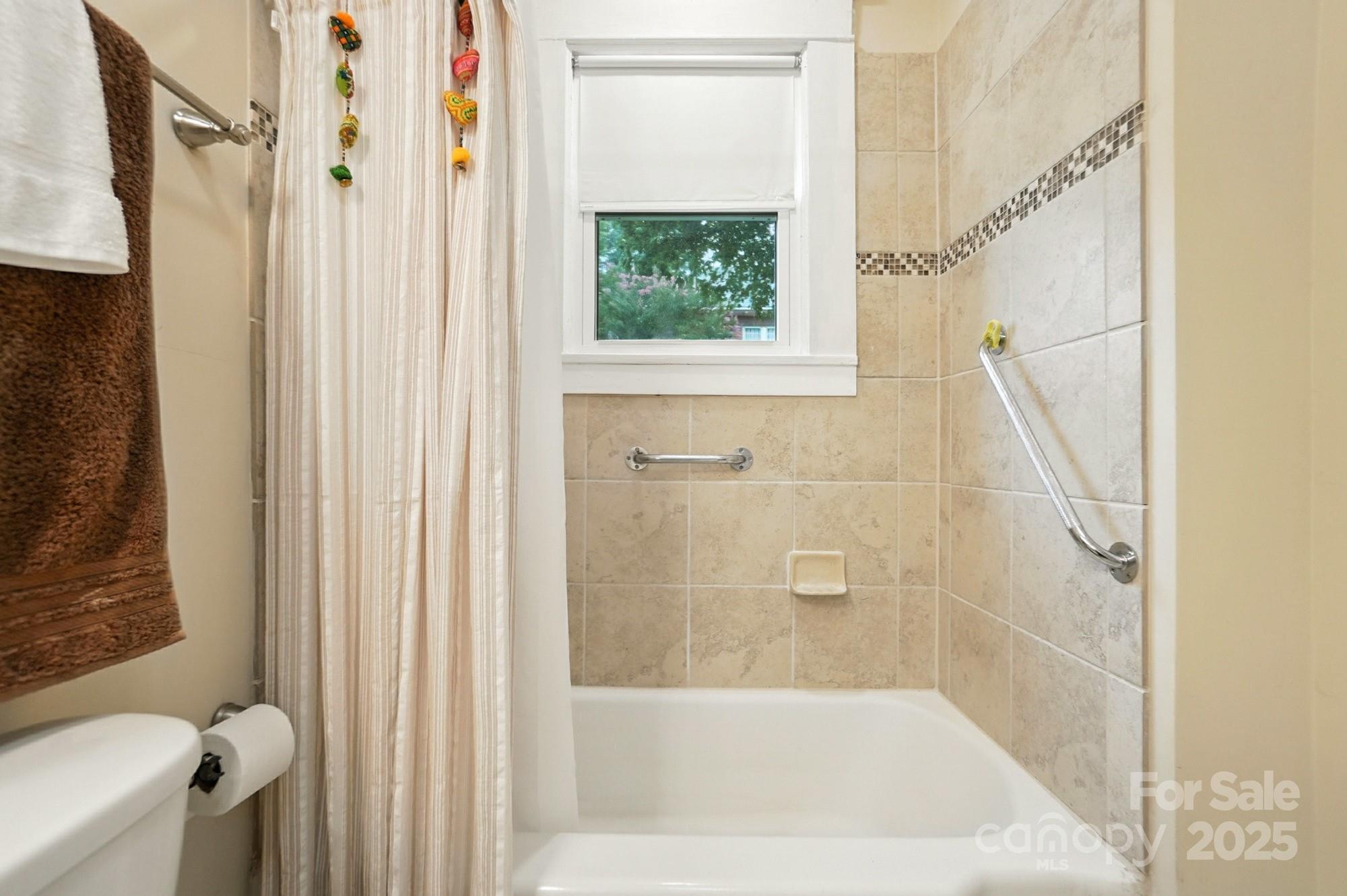 100 N Ridge Avenue N Unit: 100