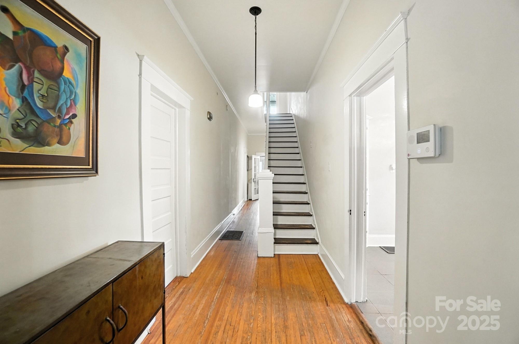 100 N Ridge Avenue N Unit: 100