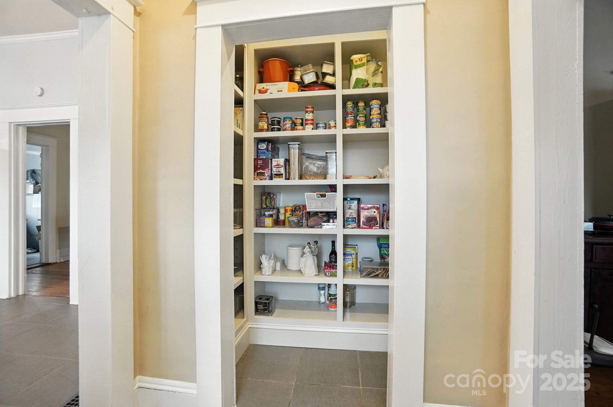 100 N Ridge Avenue N Unit: 100