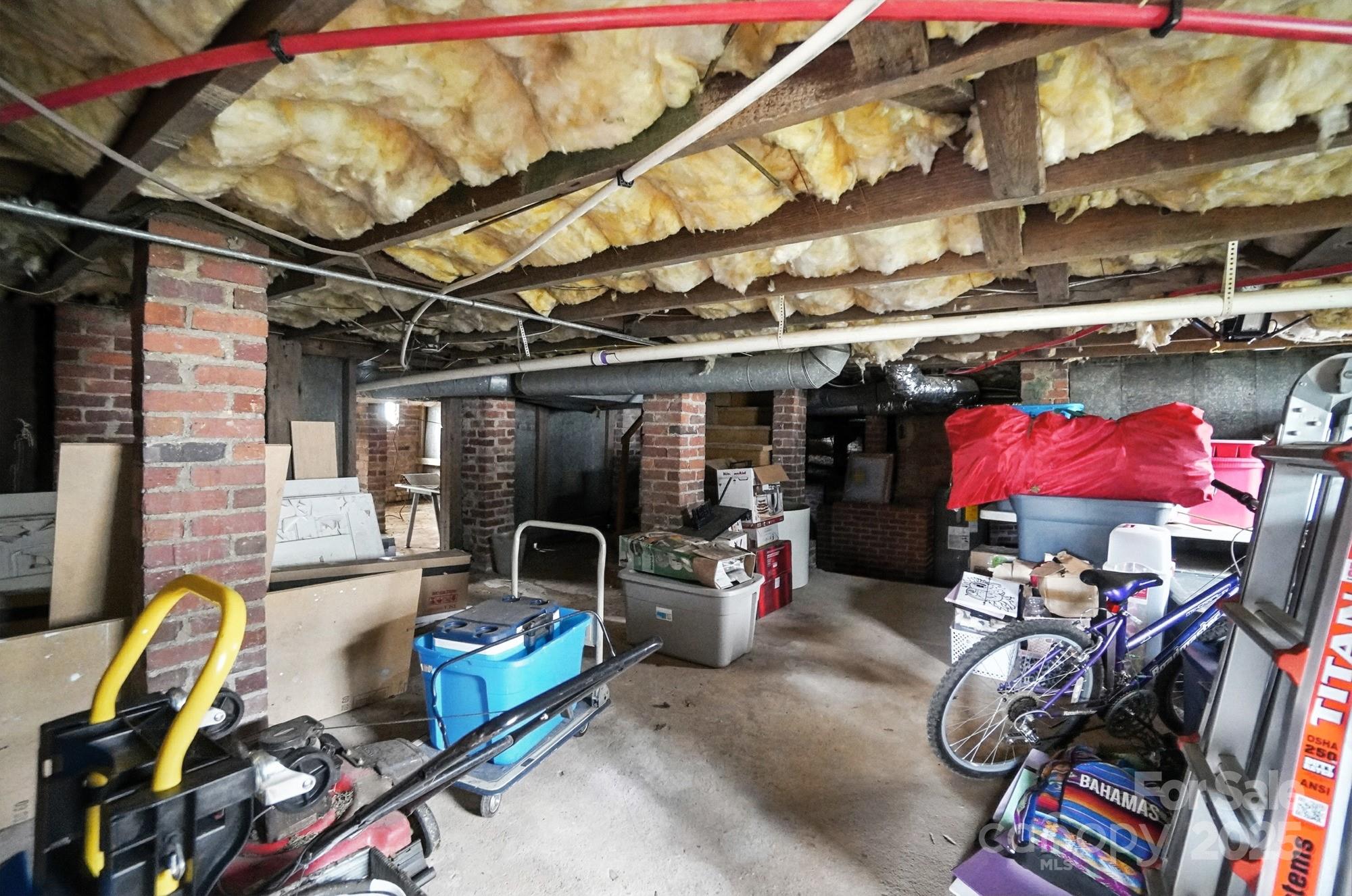 100 N Ridge Avenue N Unit: 100
