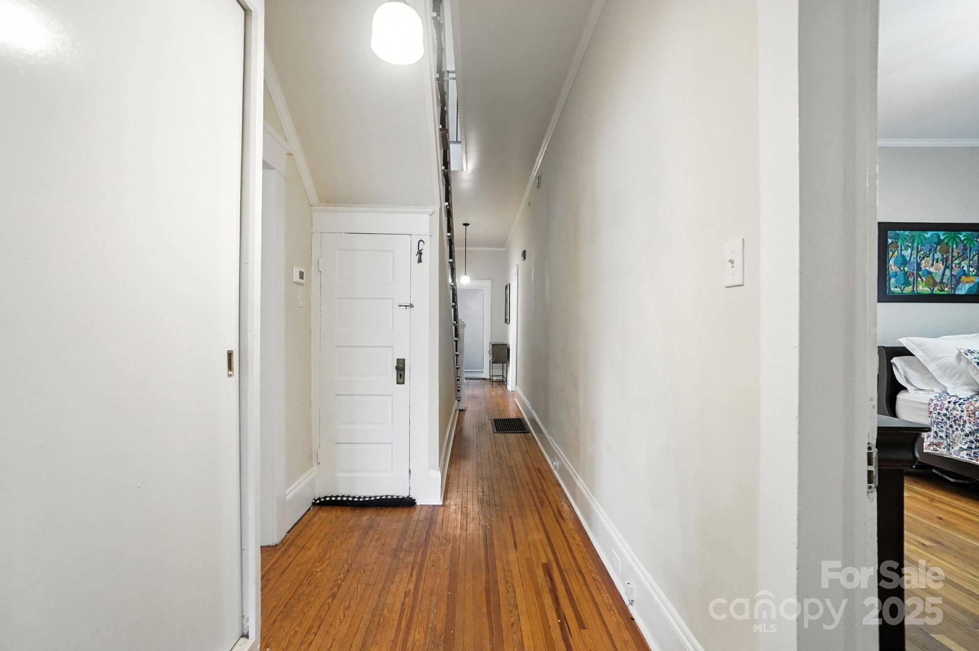 100 N Ridge Avenue N Unit: 100
