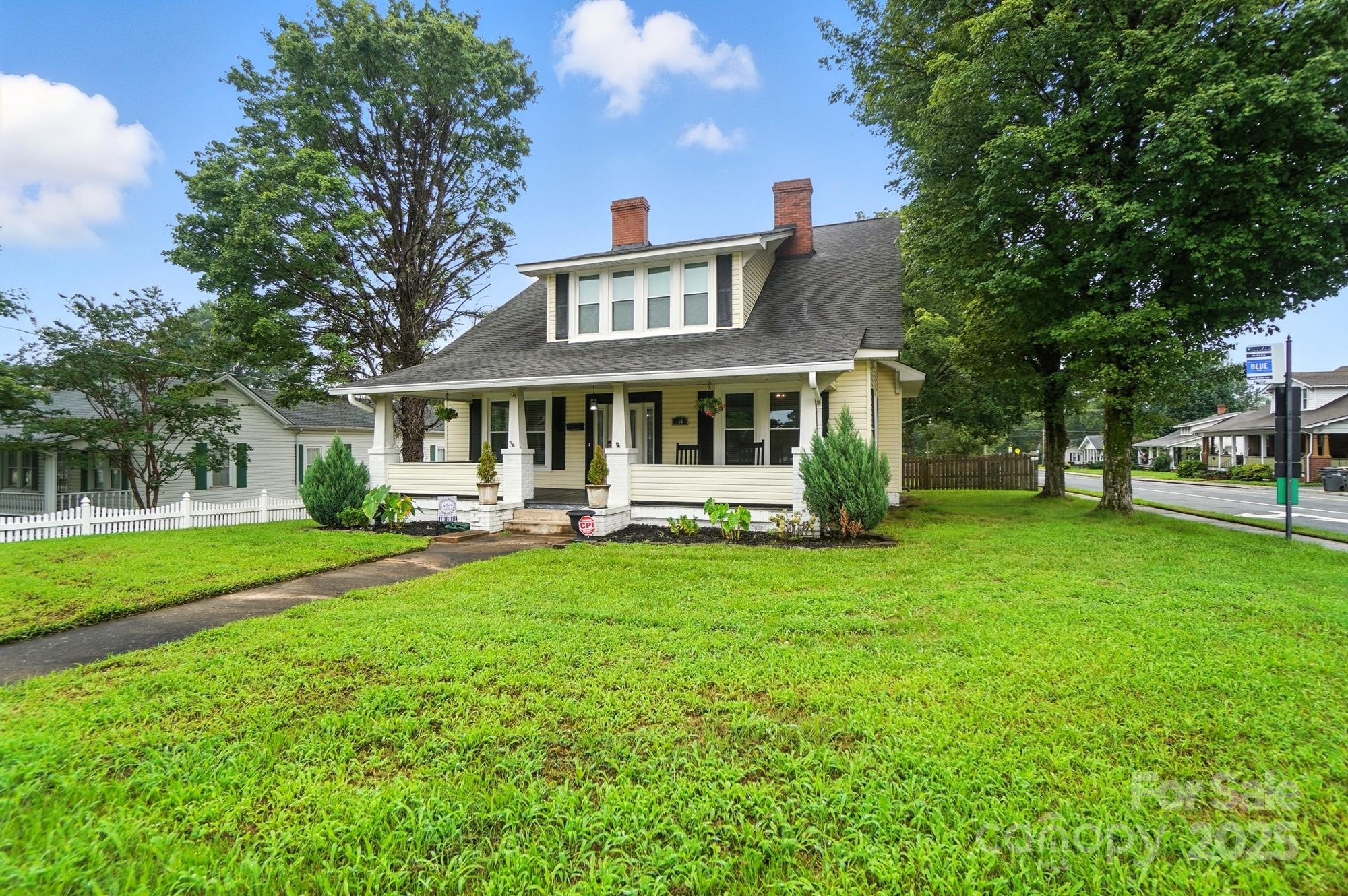 100 N Ridge Avenue N Unit: 100