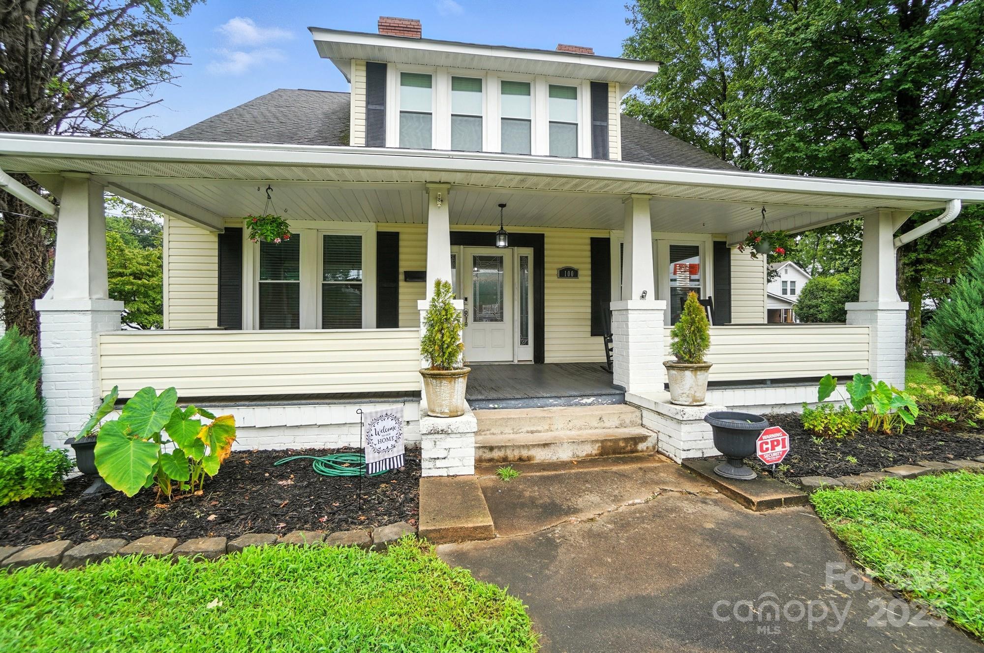 100 N Ridge Avenue N Unit: 100