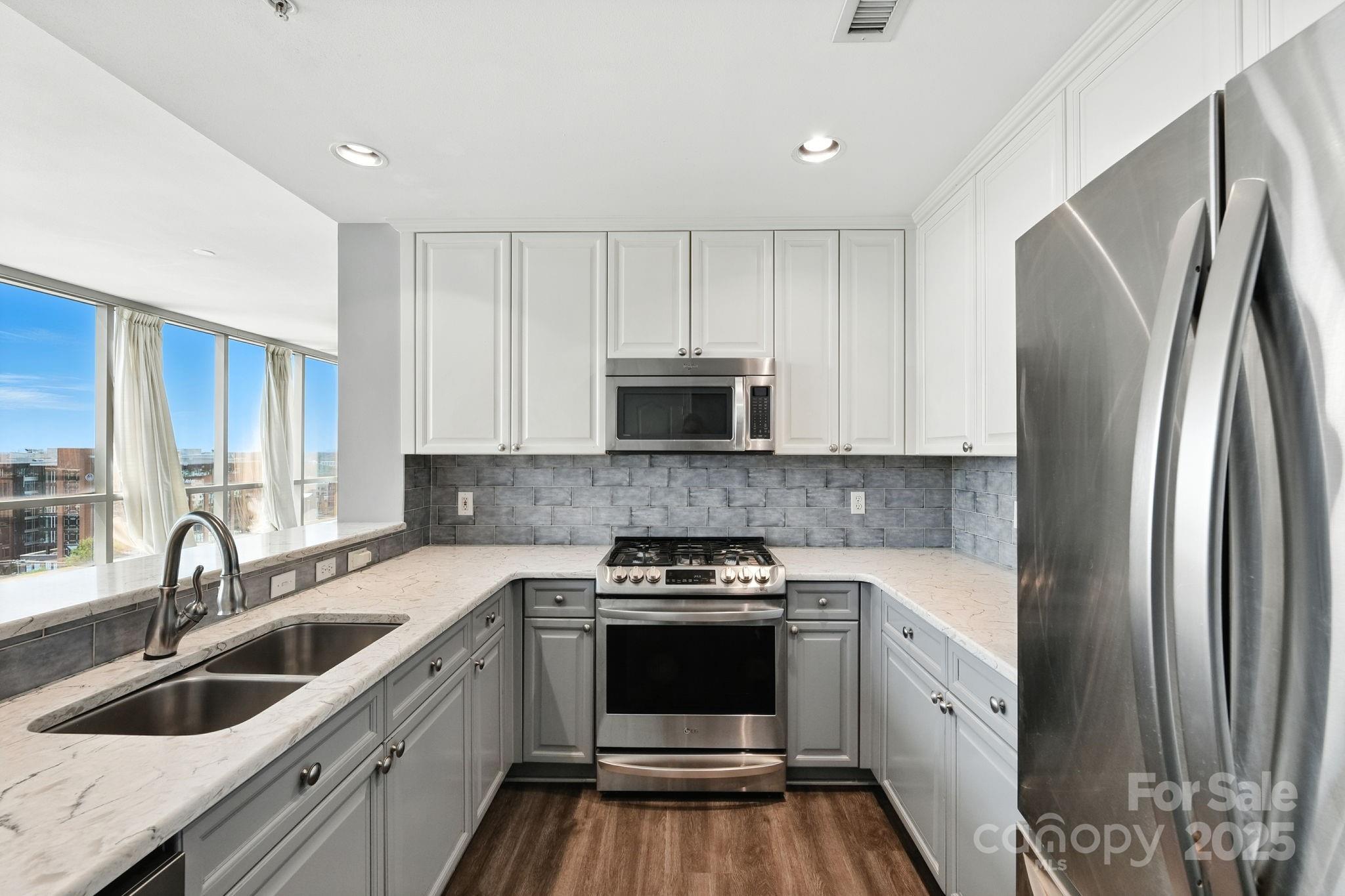 315 Arlington Avenue Unit: 1704