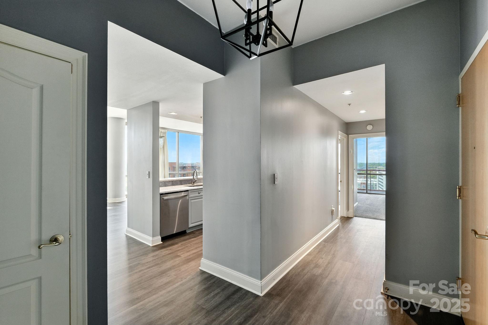 315 Arlington Avenue Unit: 1704