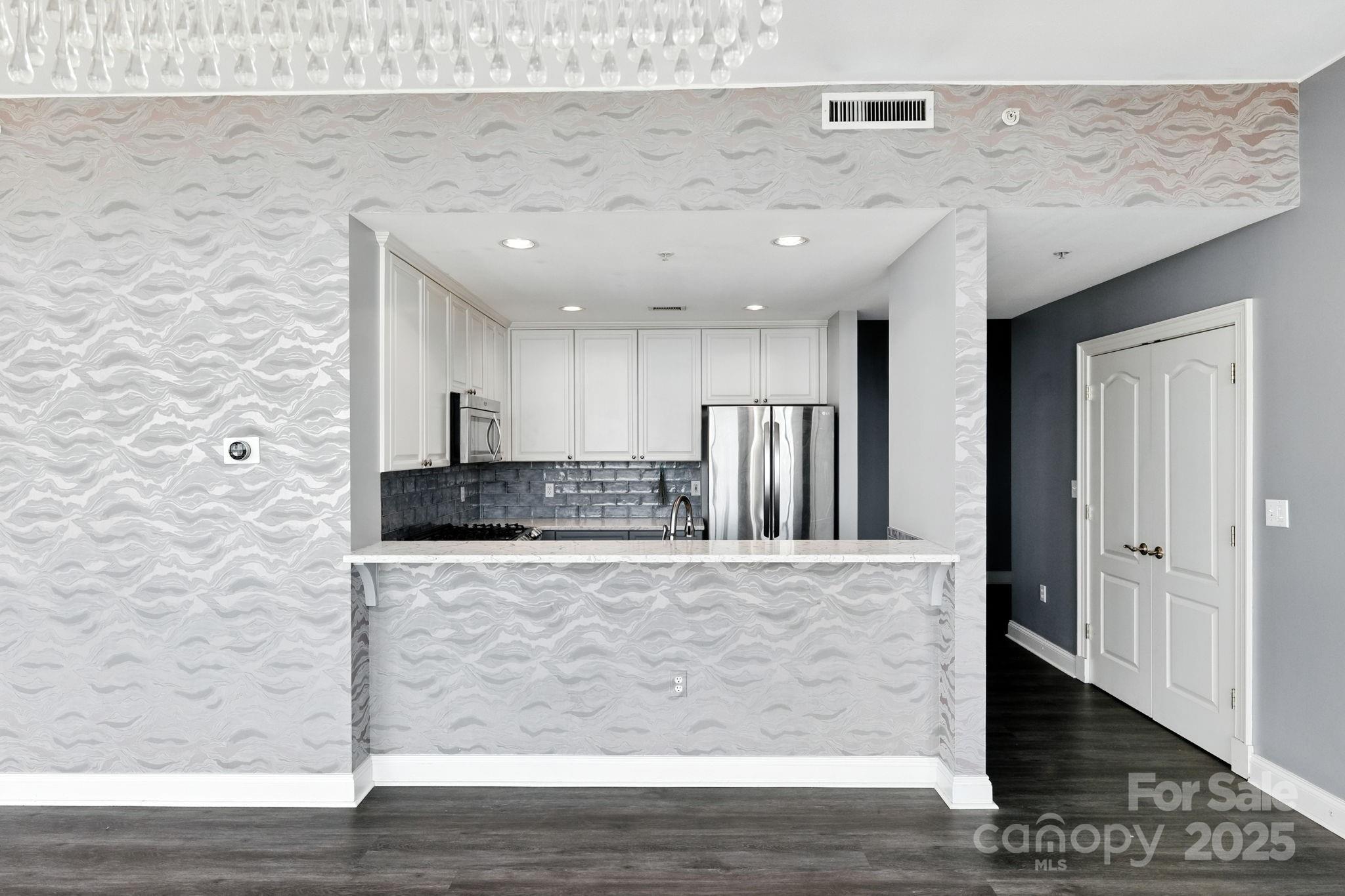 315 Arlington Avenue Unit: 1704