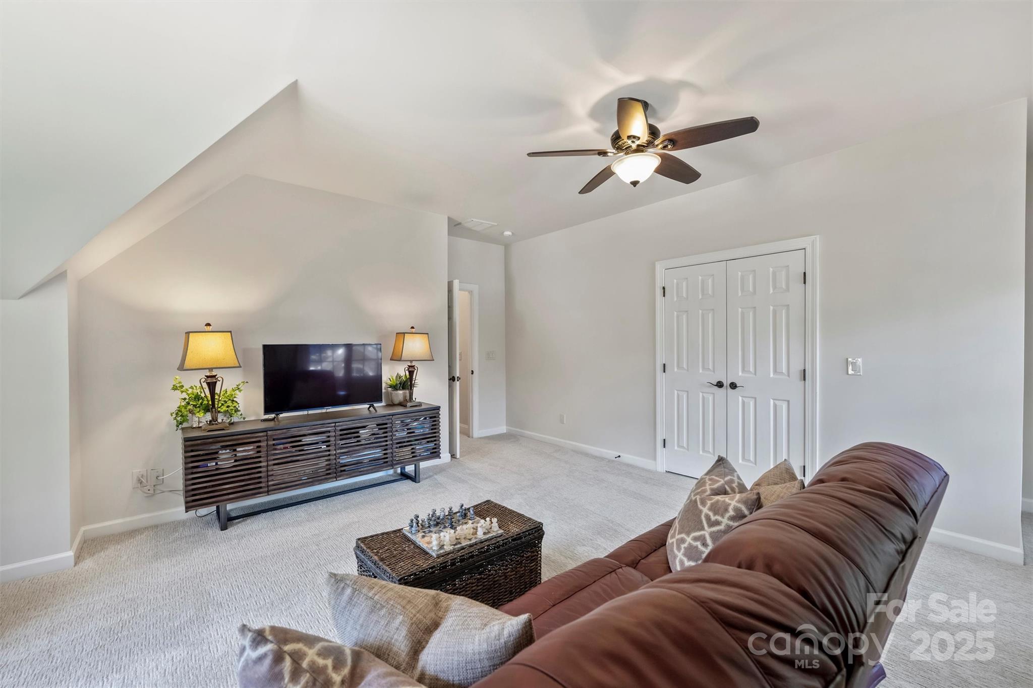 11728 Sir Francis Drake Drive