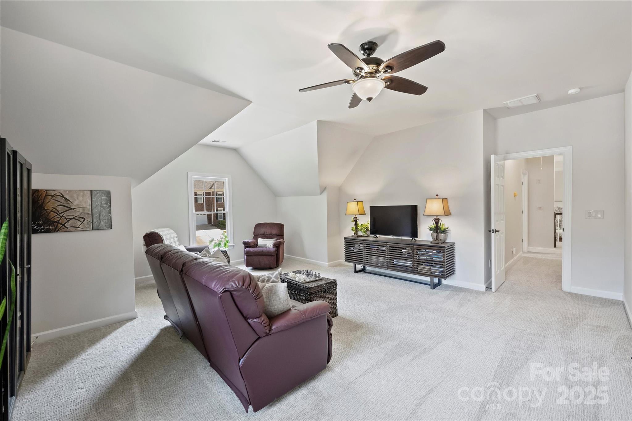 11728 Sir Francis Drake Drive