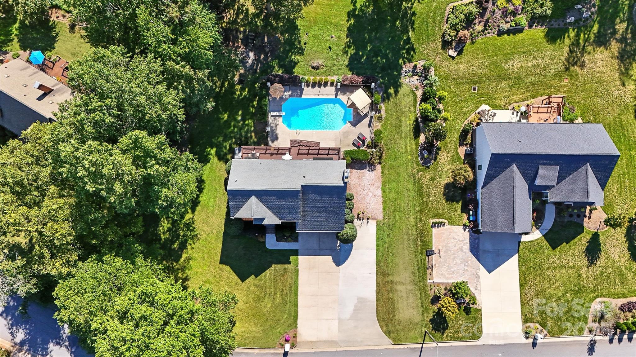 4921 Elmhurst Drive NE