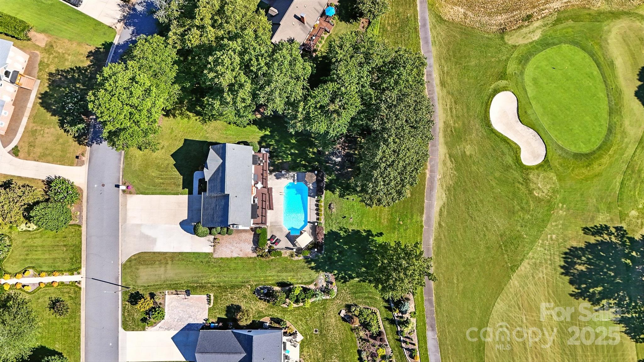4921 Elmhurst Drive NE