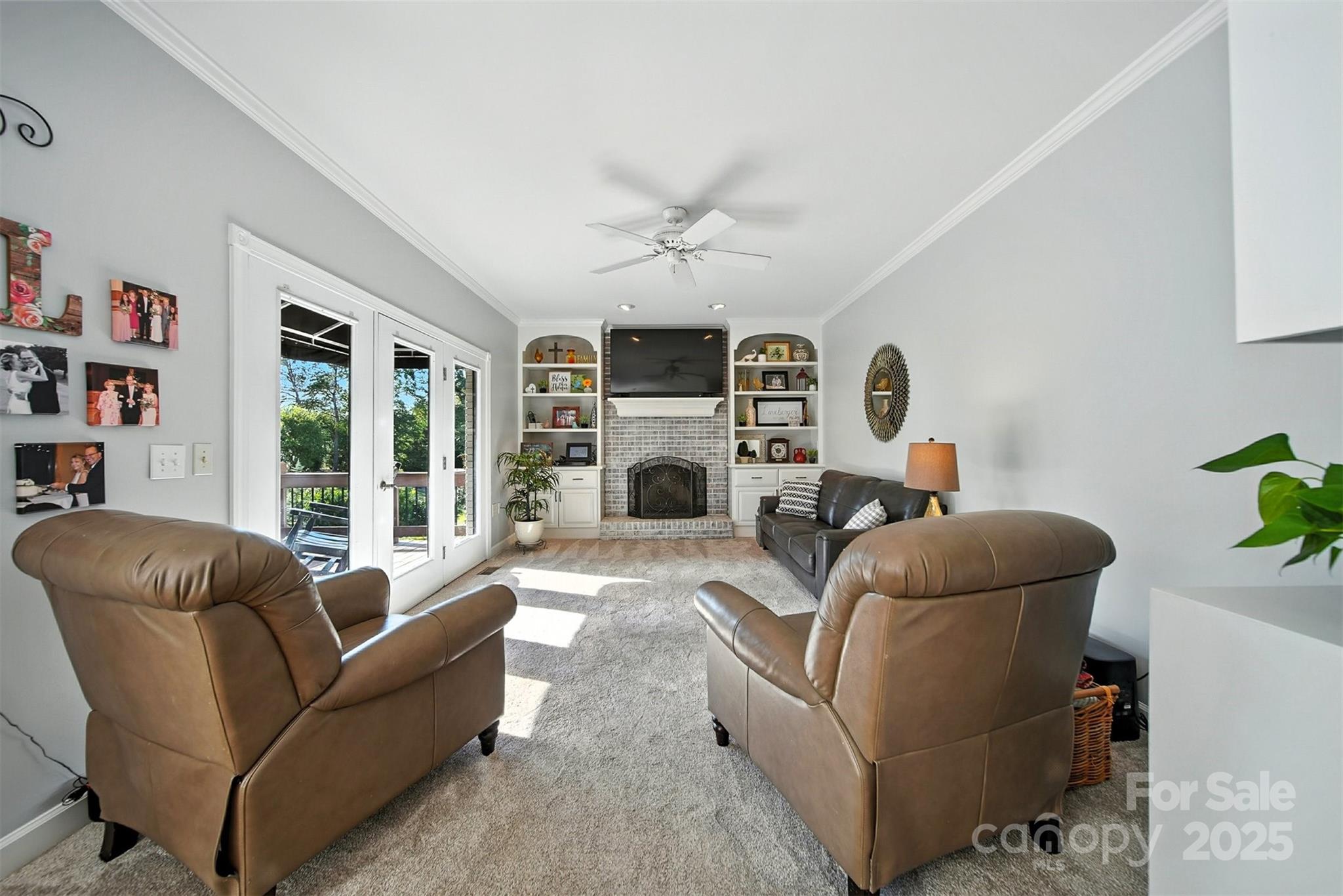 4921 Elmhurst Drive NE