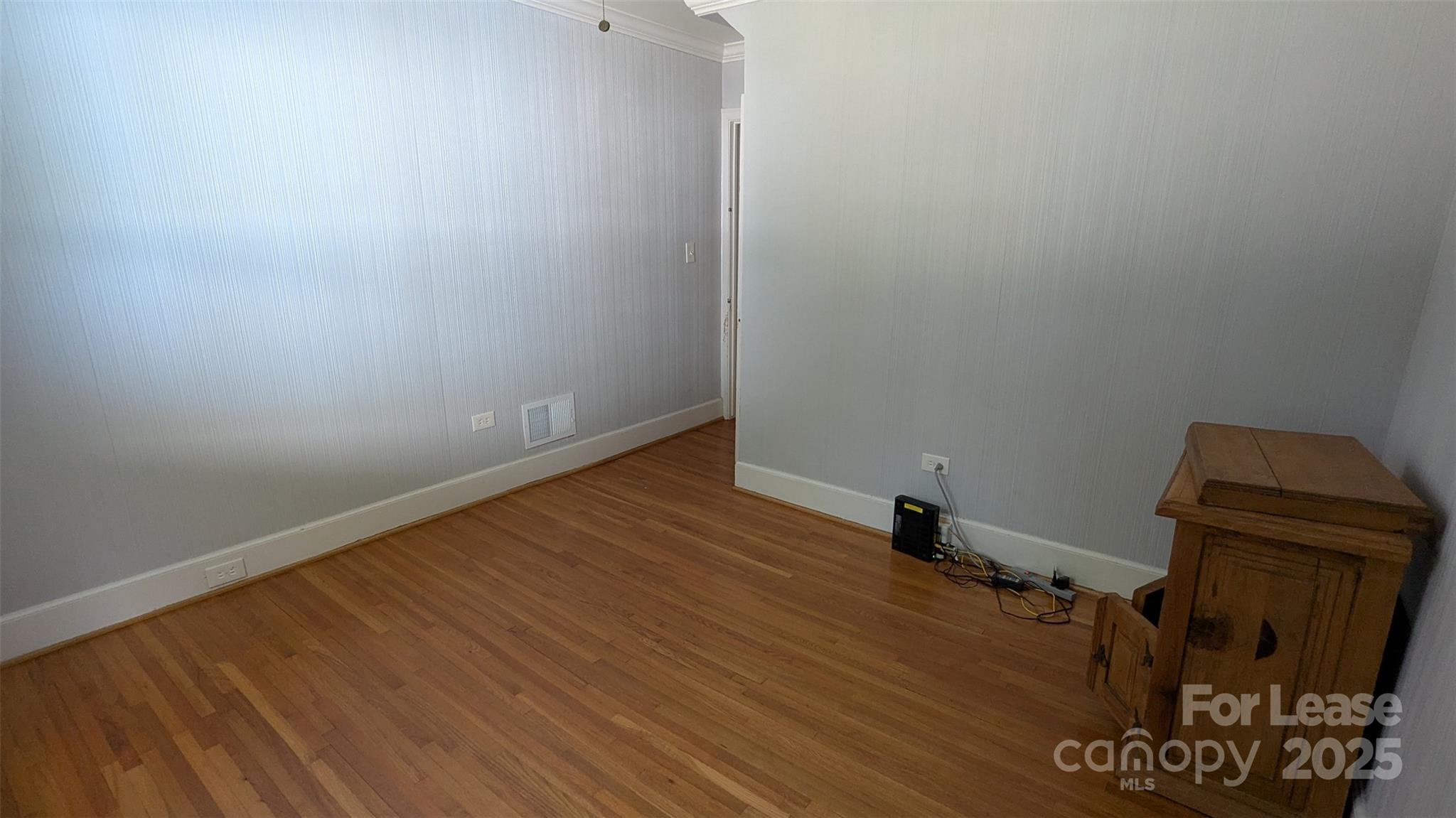 1507 Woodland Drive
