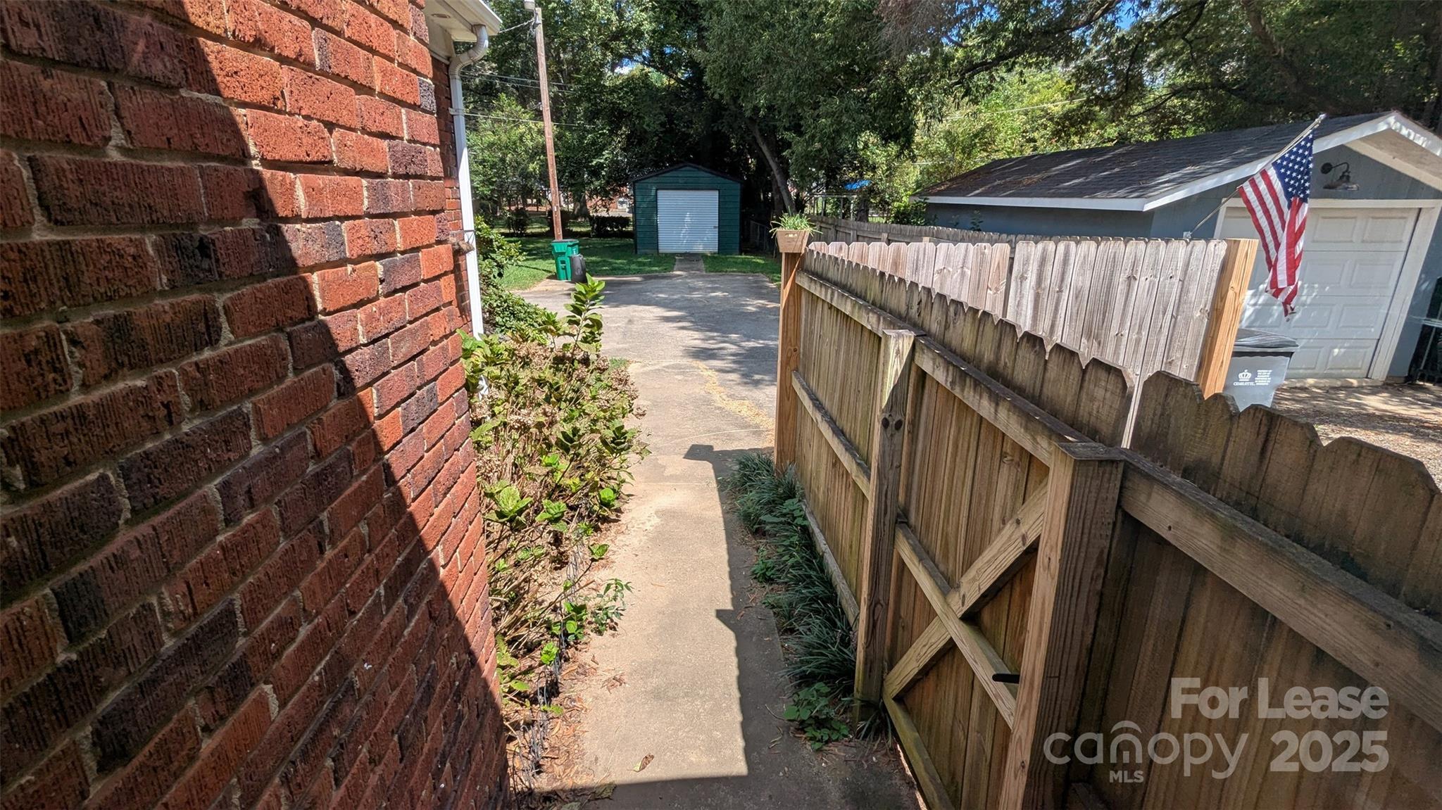 1507 Woodland Drive